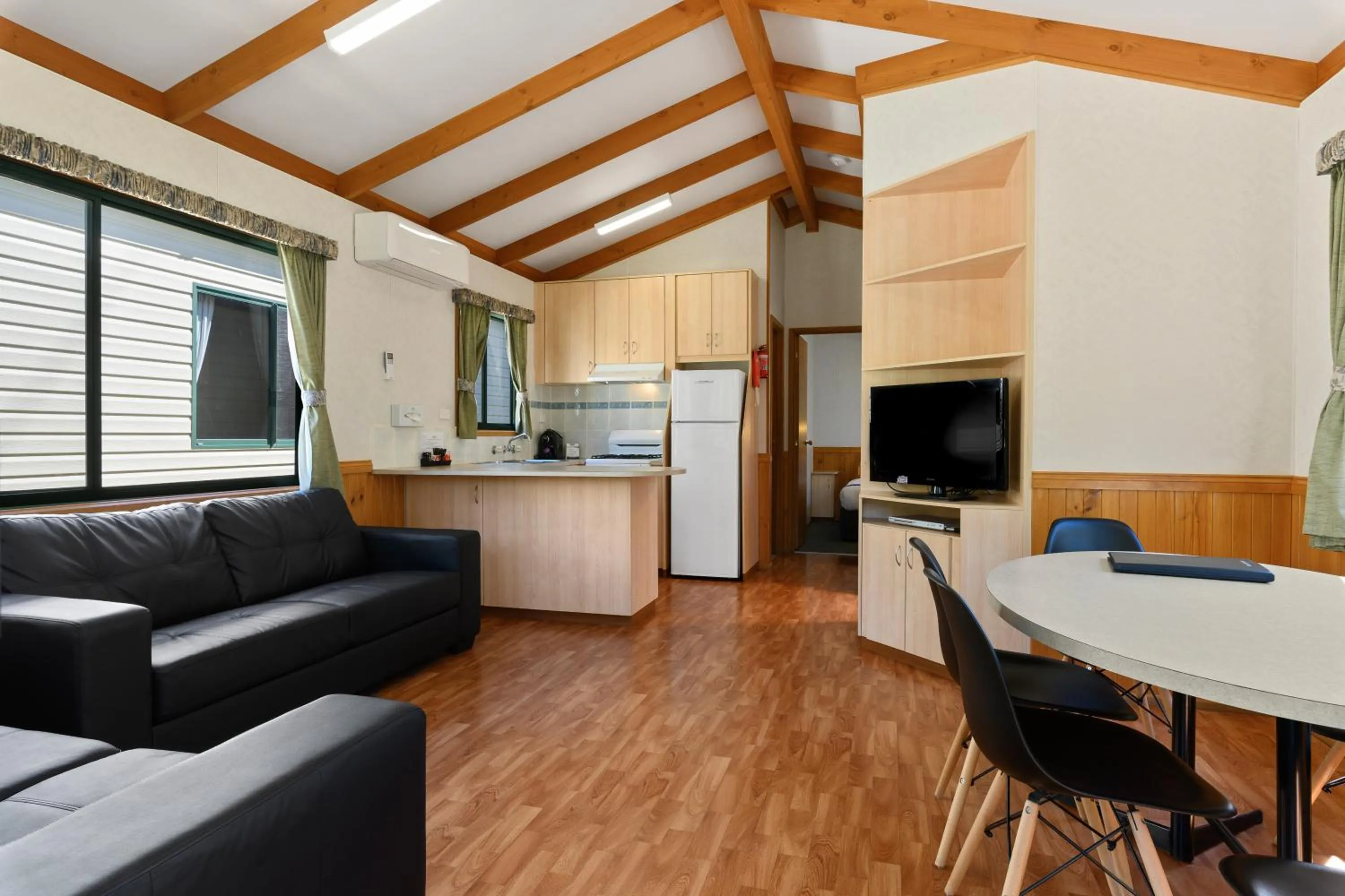 Dining area in Bright Riverside Holiday Park