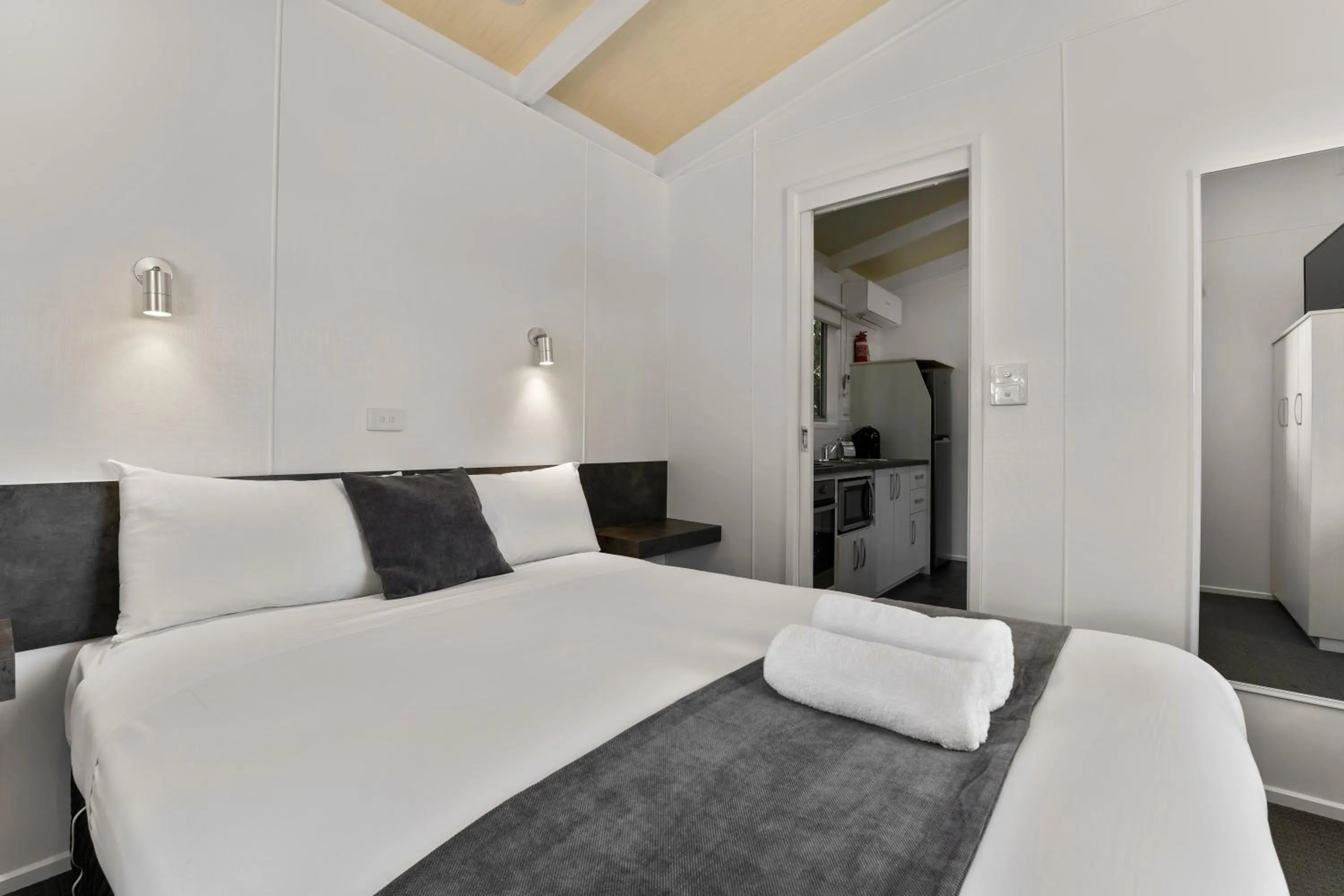 Bedroom, Bed in Bright Riverside Holiday Park