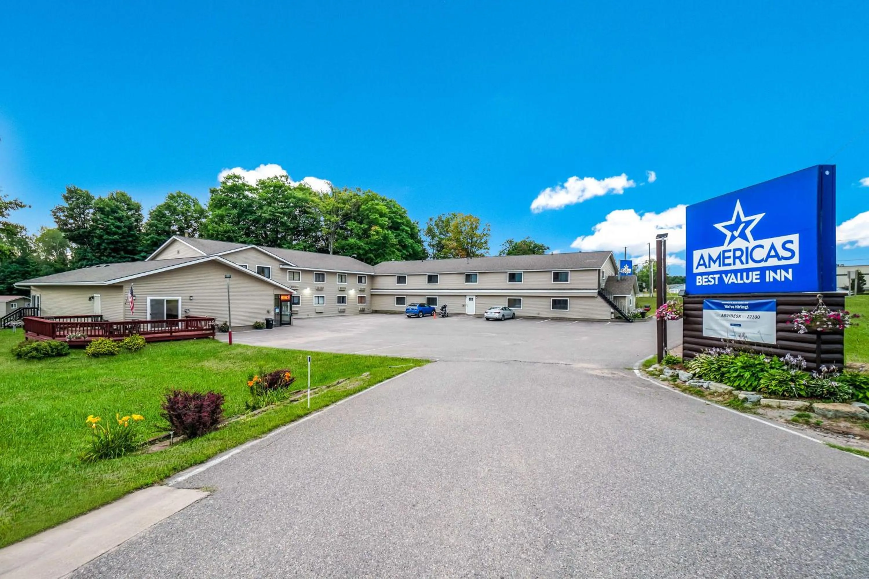 Property building in Americas Best Value Inn Marquette