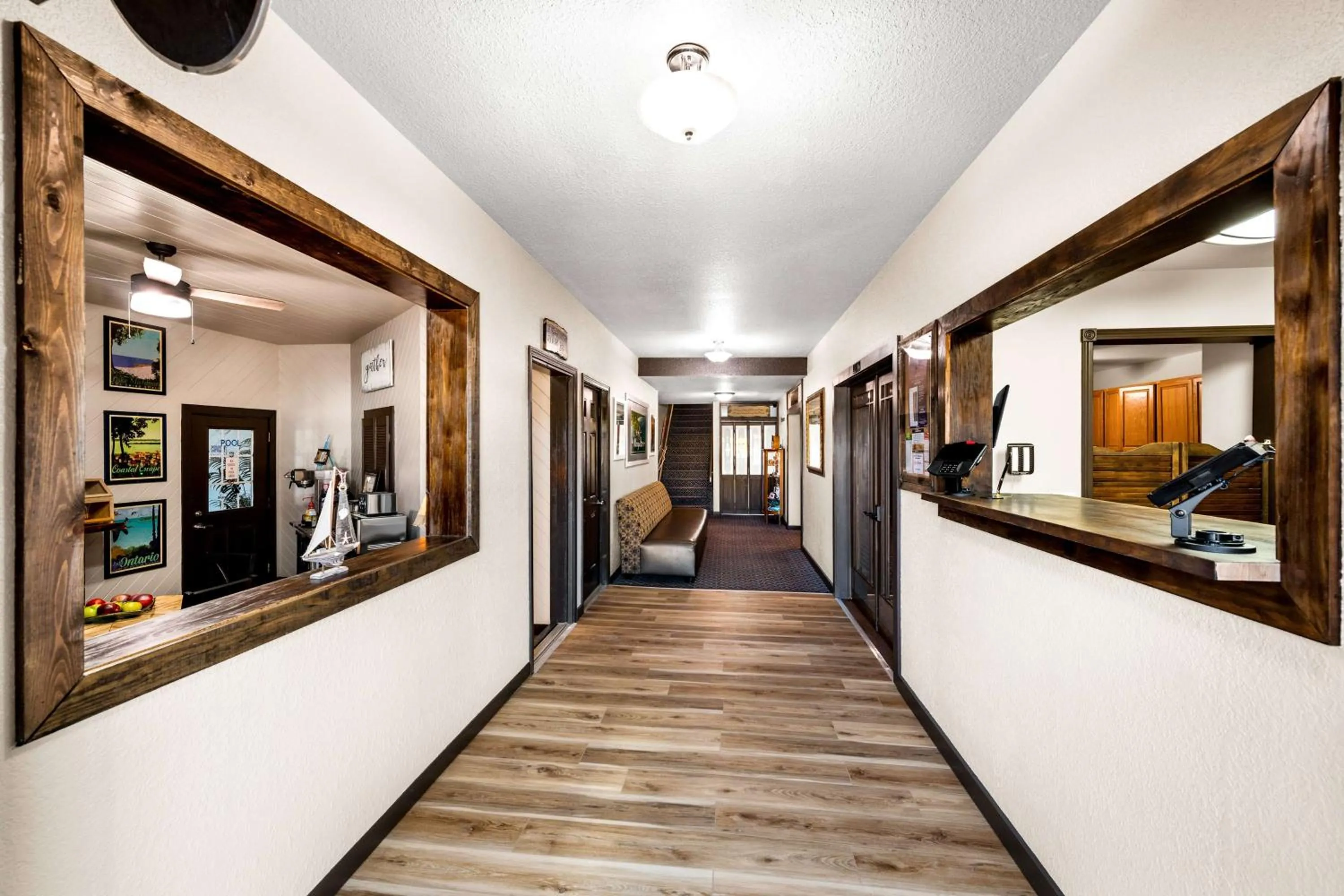 Lobby or reception in Americas Best Value Inn Marquette