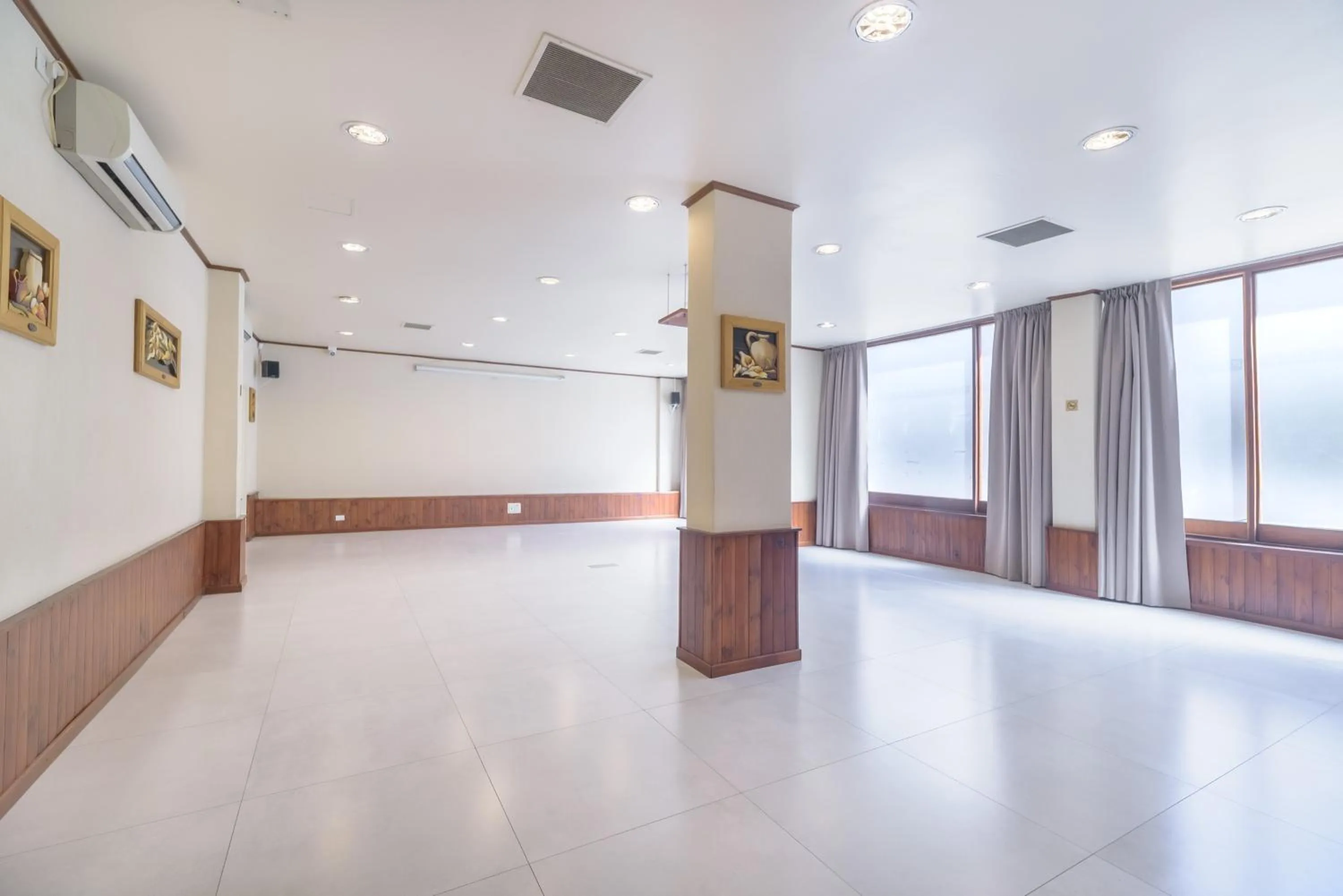 Meeting/conference room in Soft Bariloche Hotel