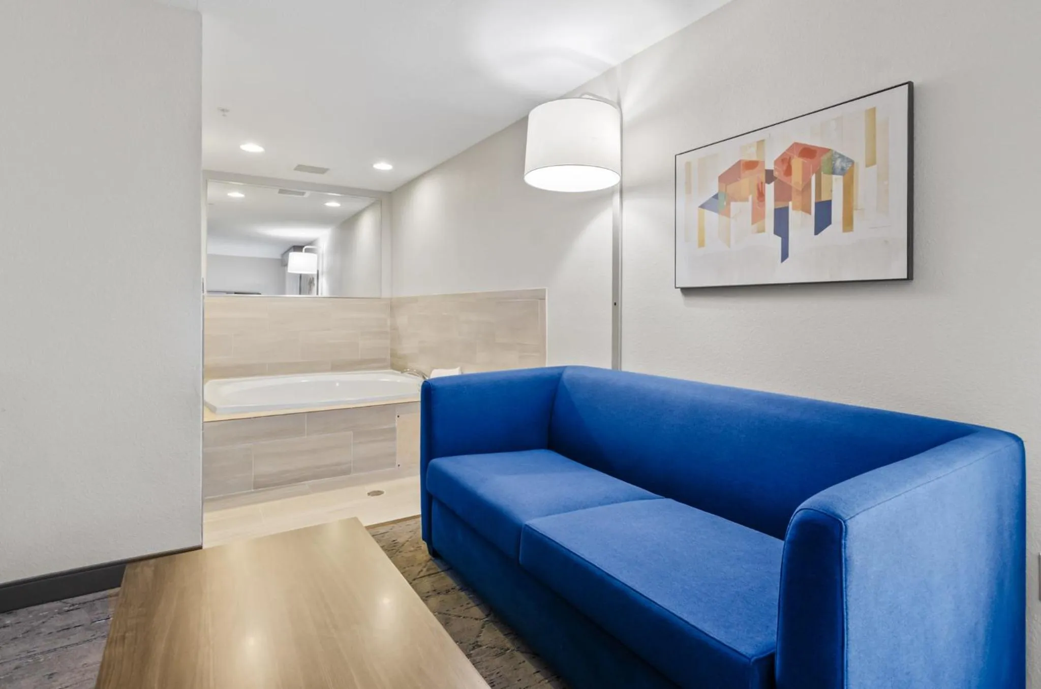 Photo of the whole room in Holiday Inn Express Hotel & Suites Mount Airy by IHG