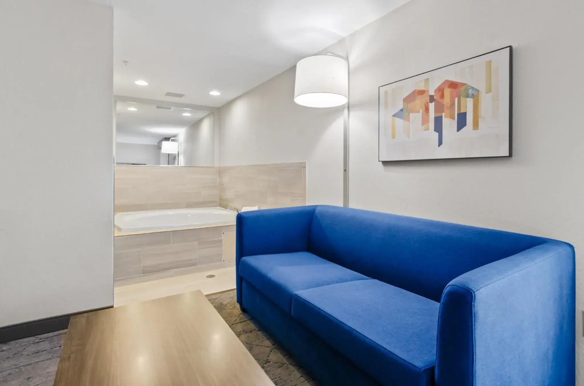 King Suite with Spa Bath in Holiday Inn Express Hotel & Suites Mount Airy by IHG King Suite with Spa Bath in Holiday Inn Express Hotel & Suites Mount Airy by IHG