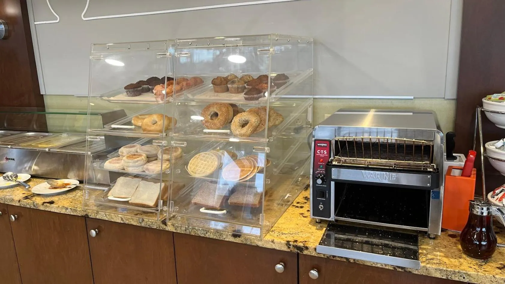 Breakfast in Quality Inn Saint-Jean-sur-Richelieu