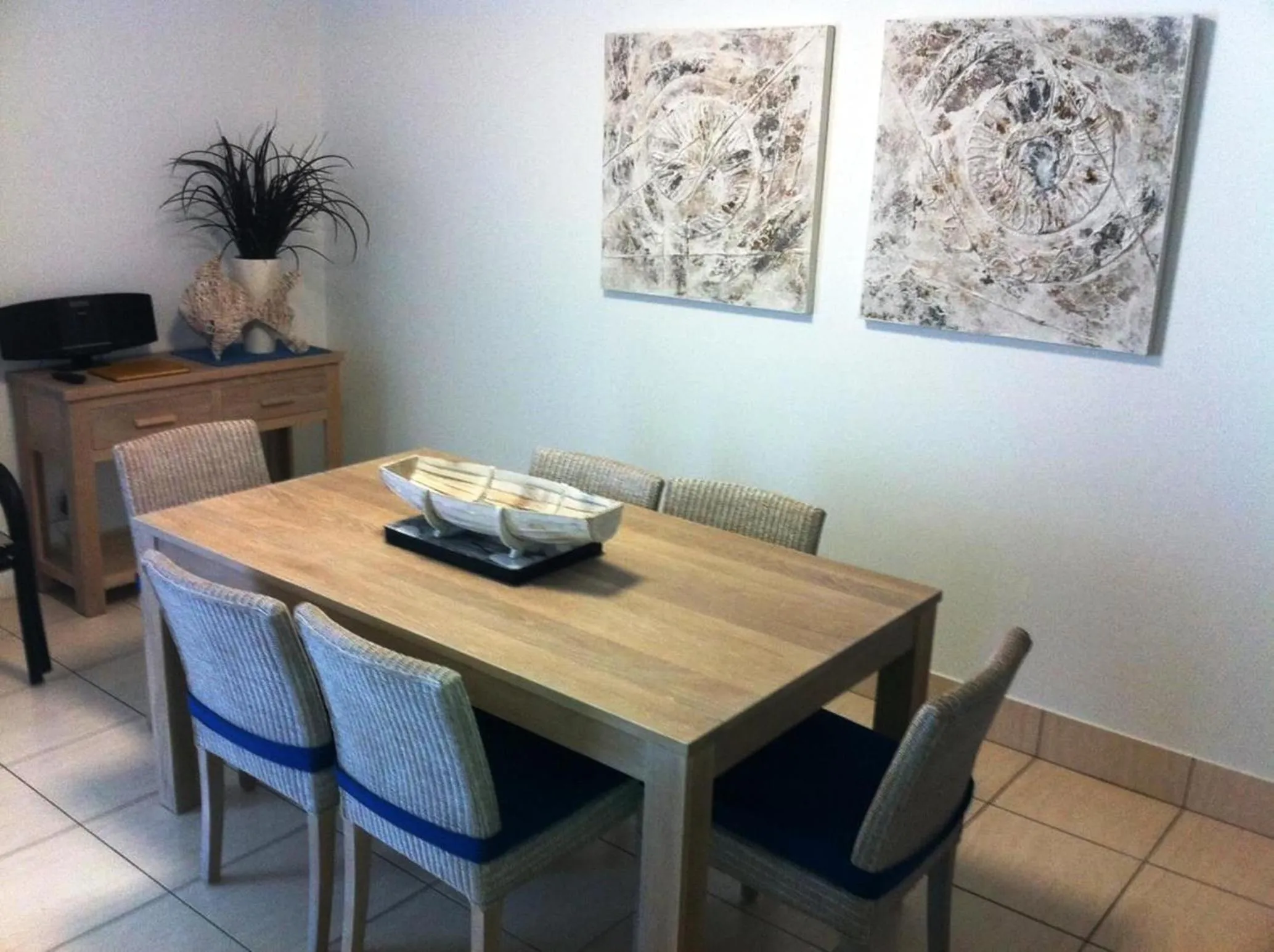 Dining area in Coolum Caprice