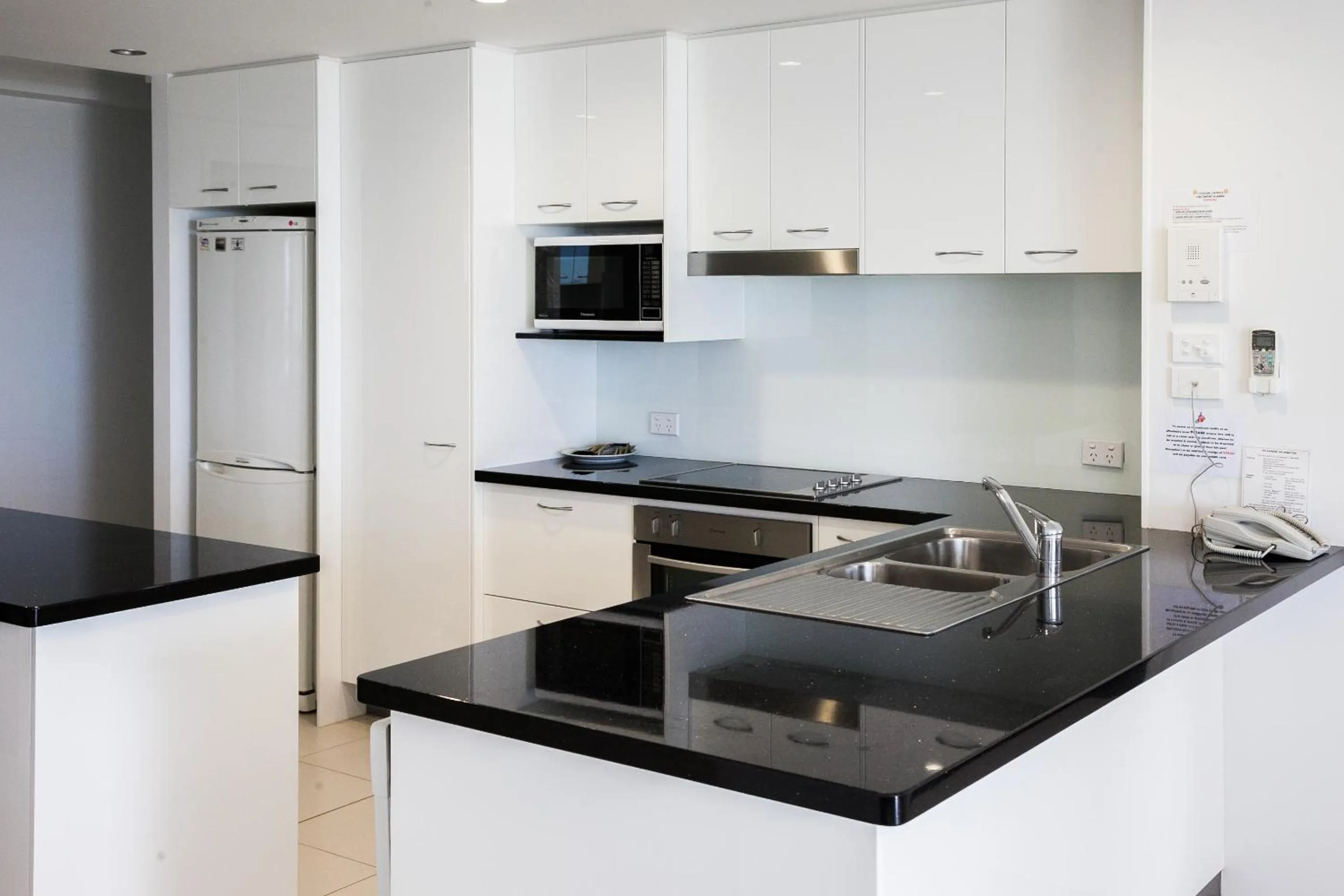 Kitchen or kitchenette in Coolum Caprice