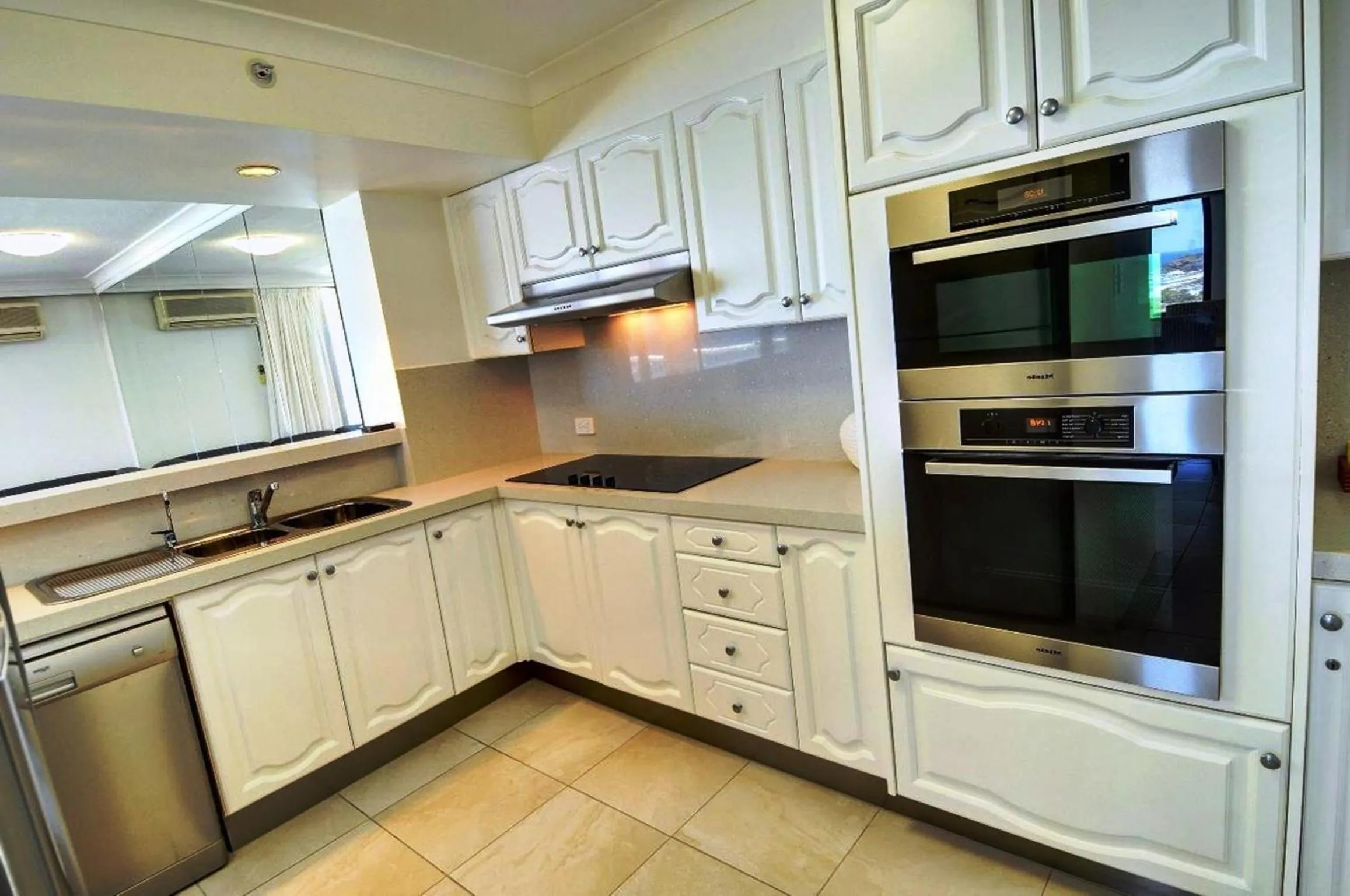Kitchen or kitchenette in Coolum Caprice