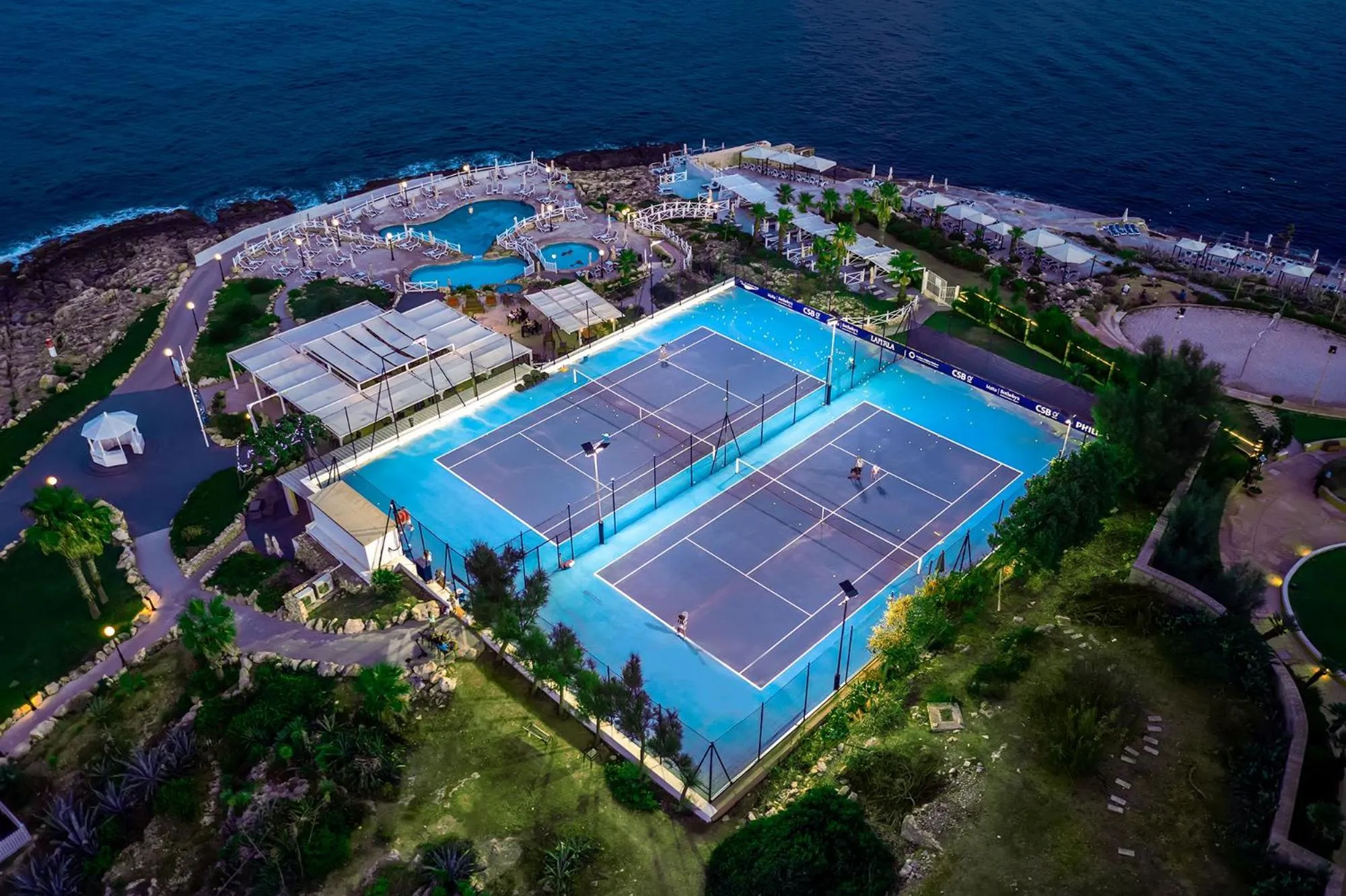 Tennis court in Radisson Blu Resort, Malta St. Julian's