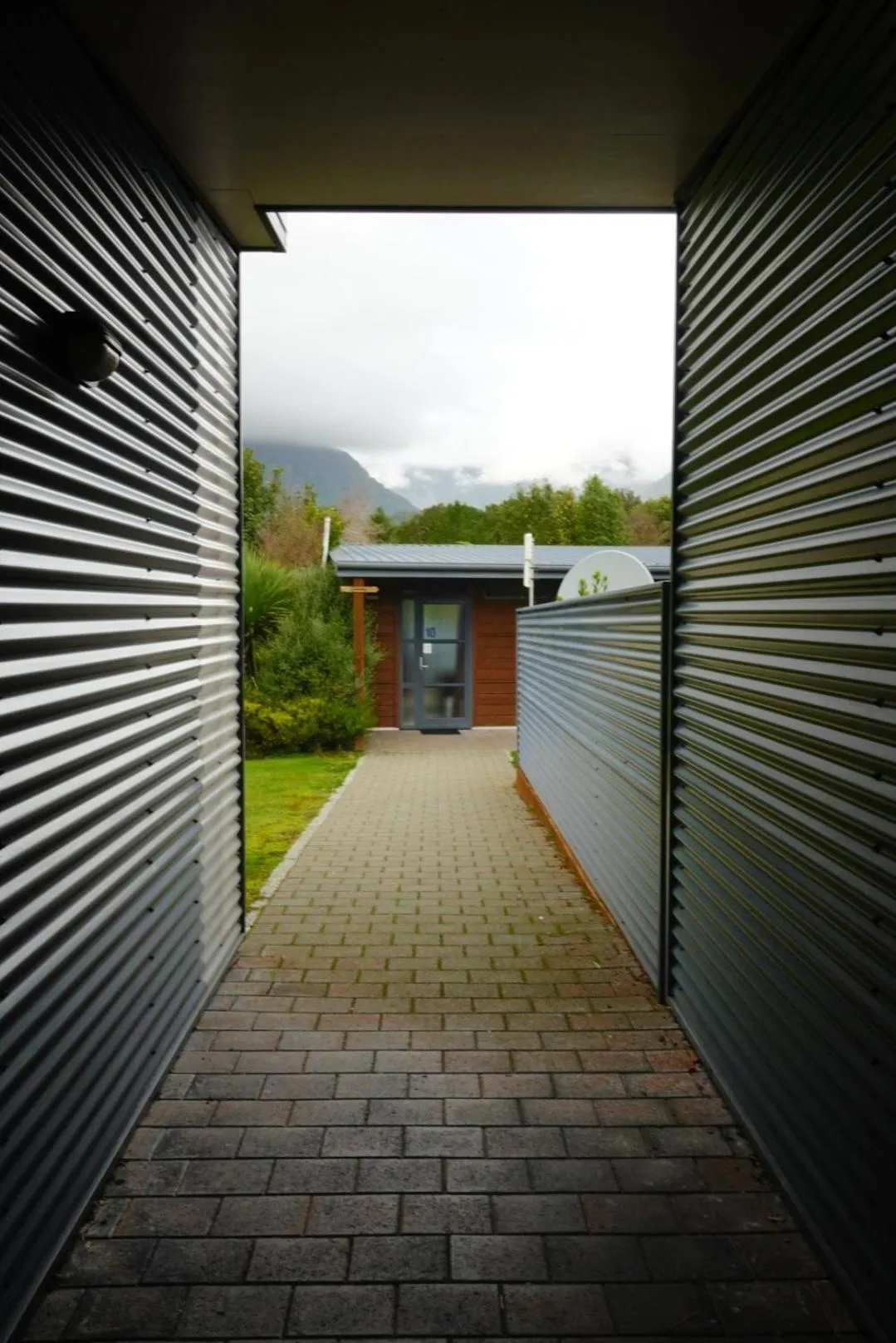 Facade/entrance in Sunset Motel