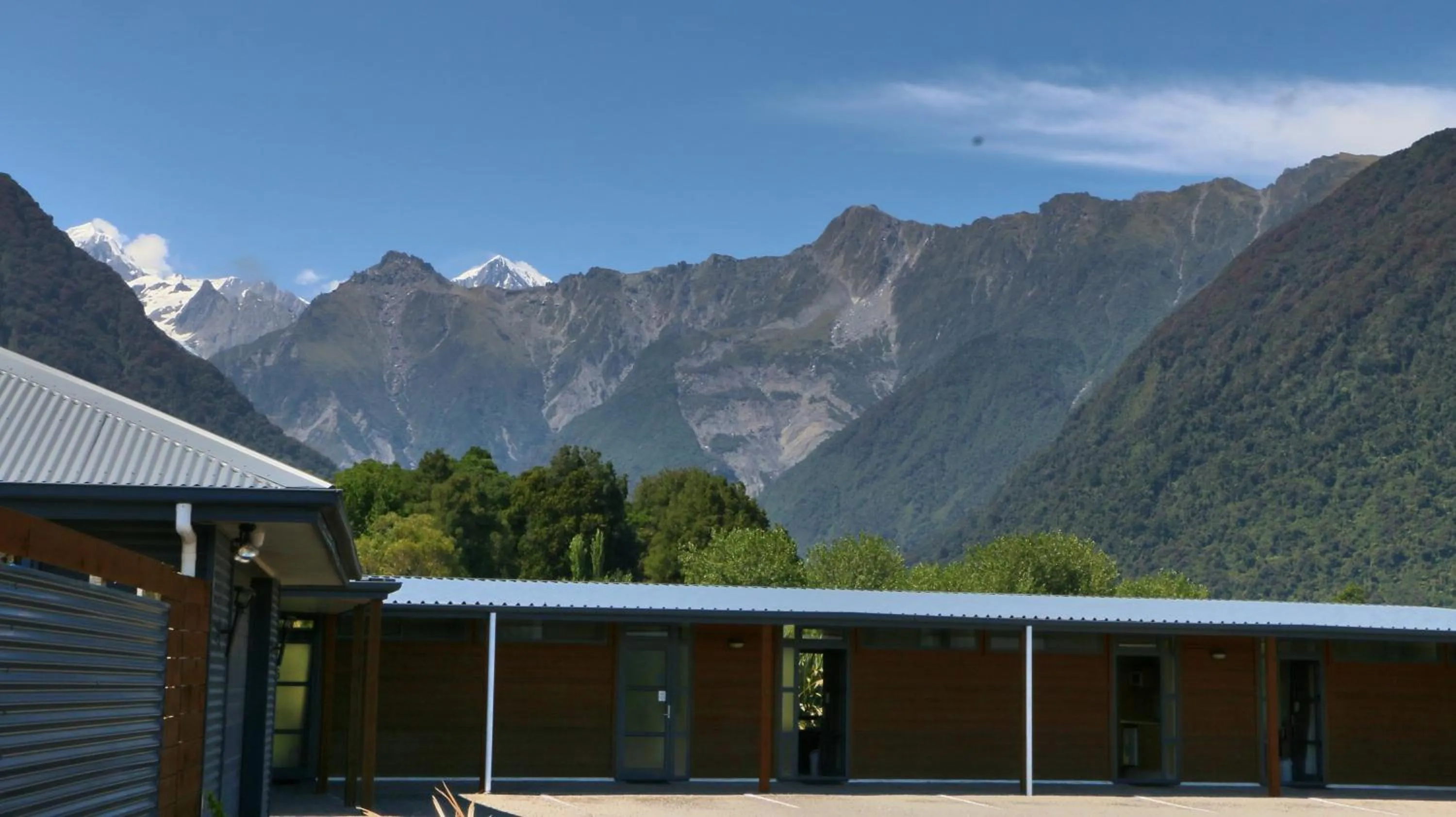 Mountain view in Sunset Motel