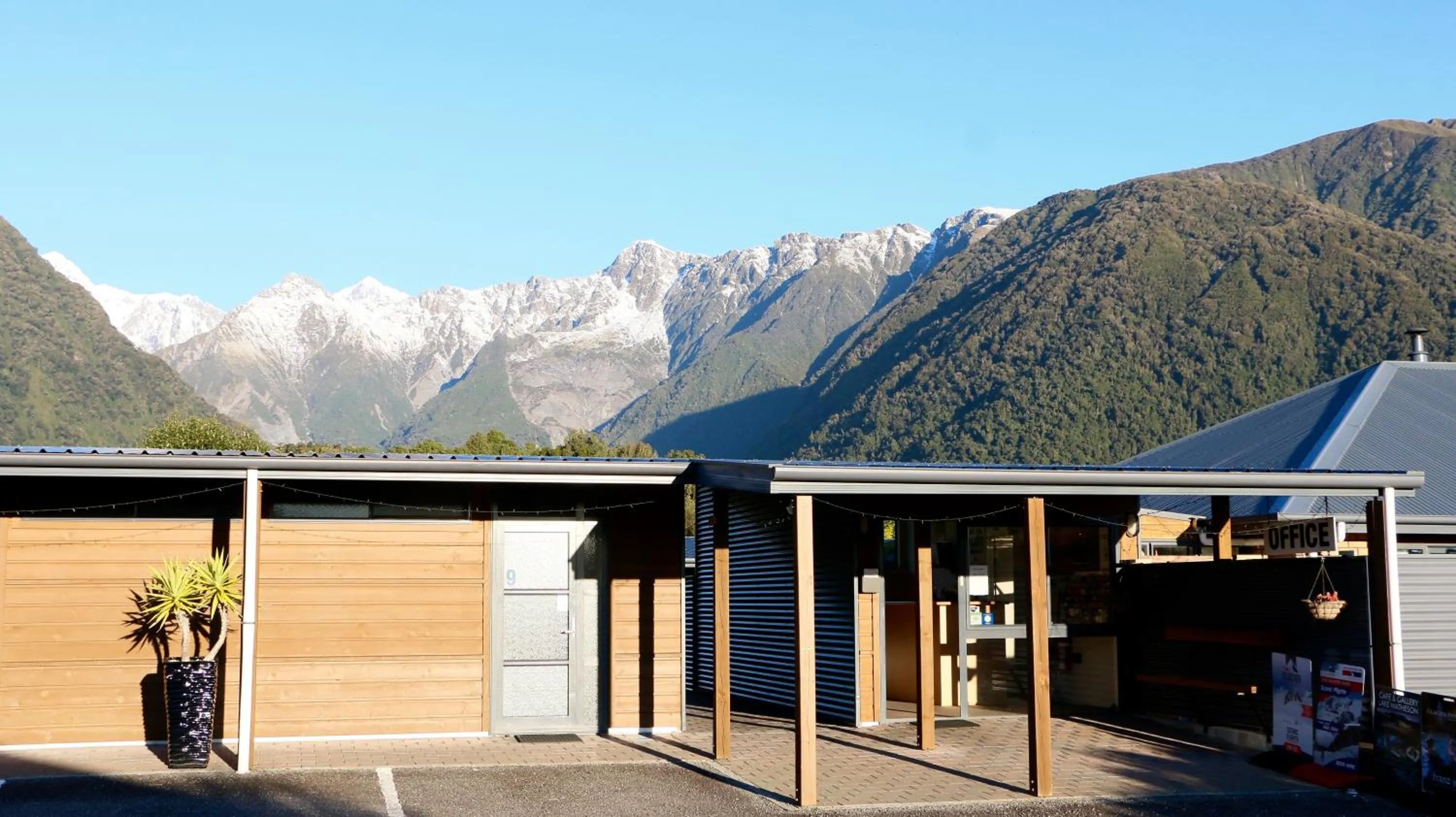 Lobby or reception in Sunset Motel