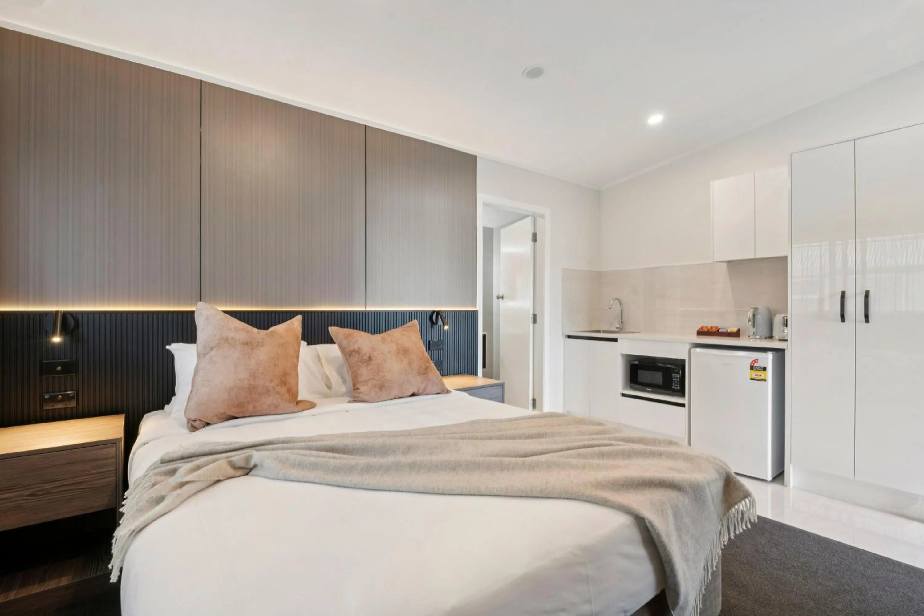 Bed in Sai Motels - Greenlane Auckland