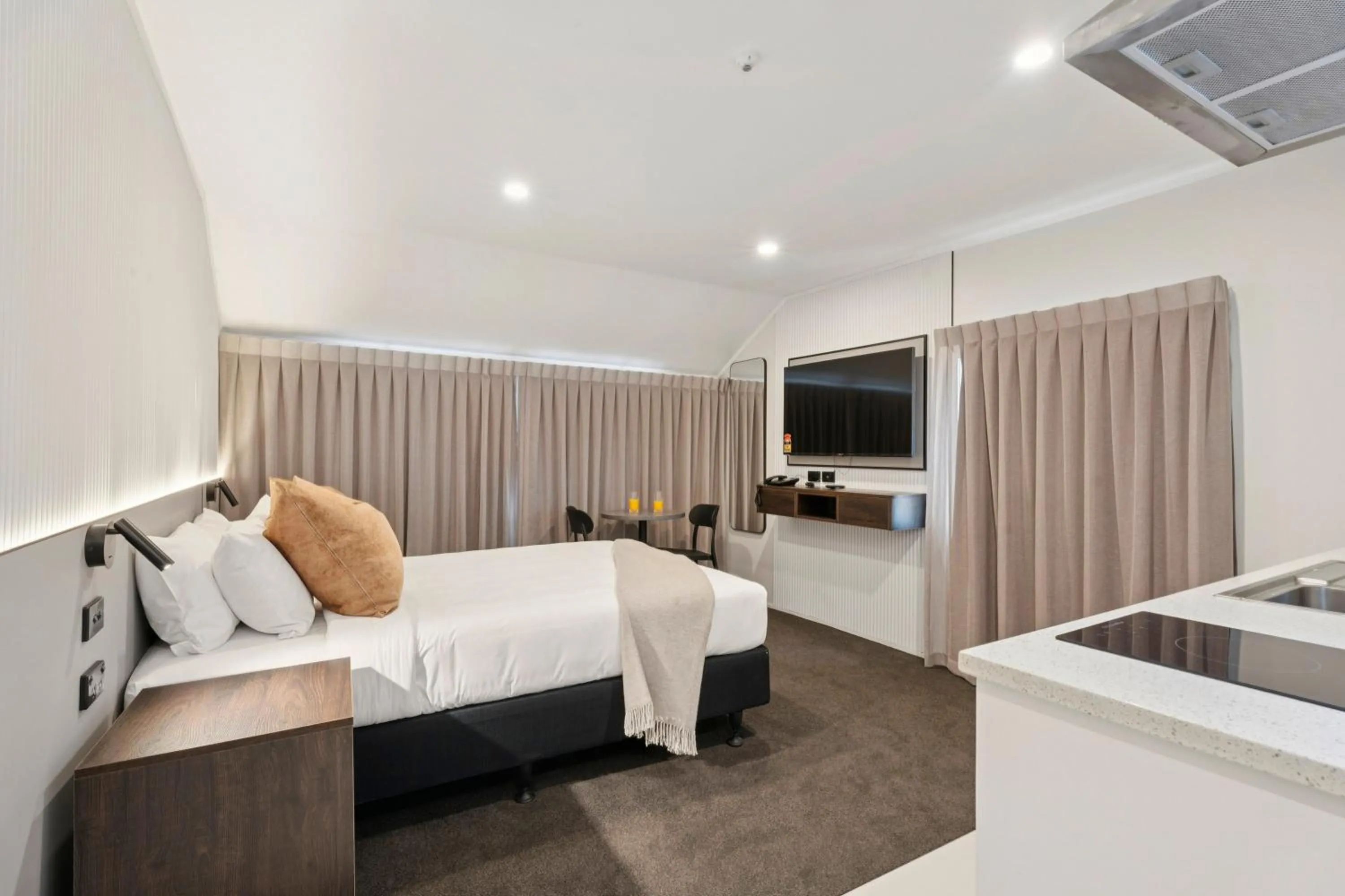 Bed in Sai Motels - Greenlane Auckland