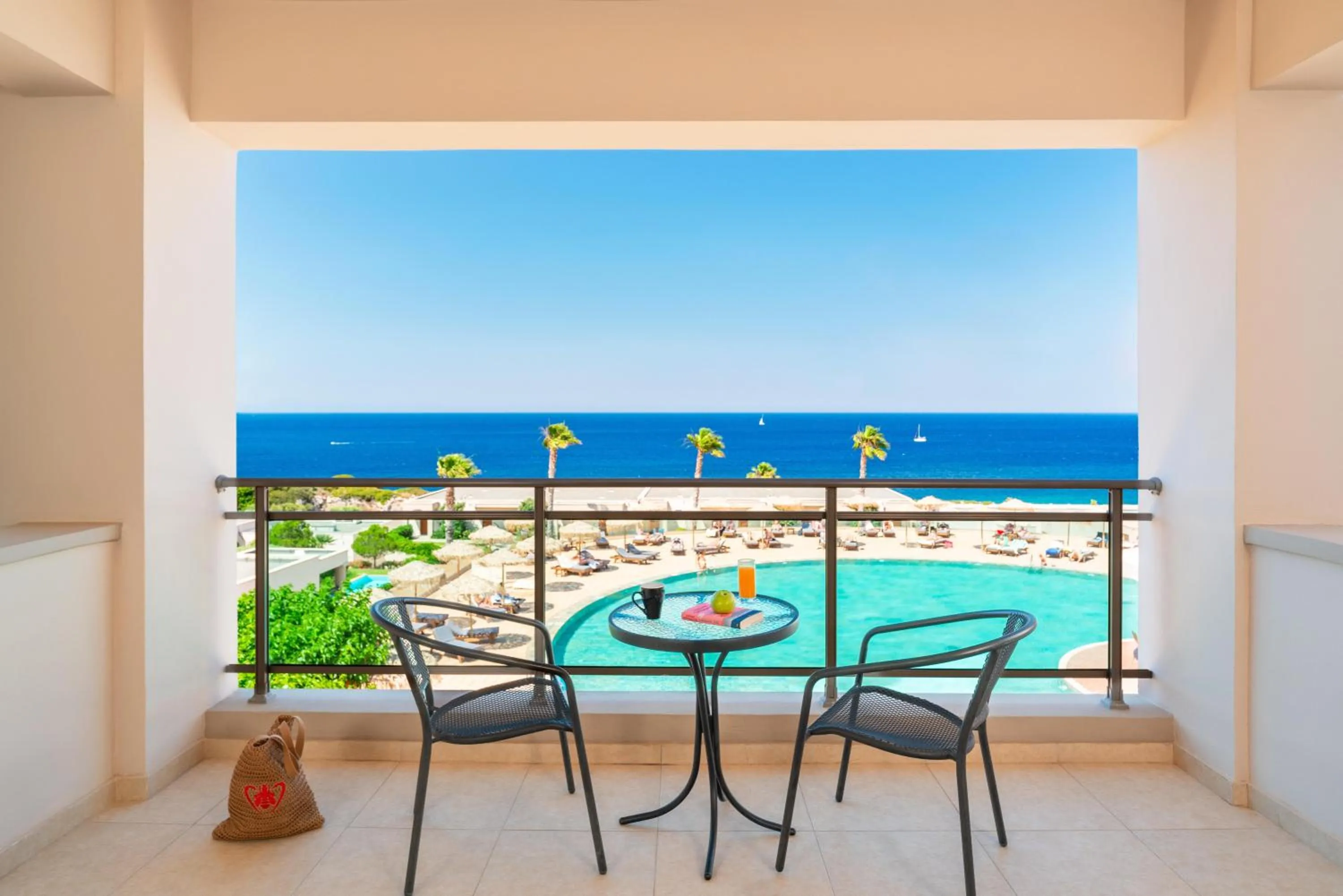 Photo of the whole room in KRESTEN ROYAL Euphoria Resort