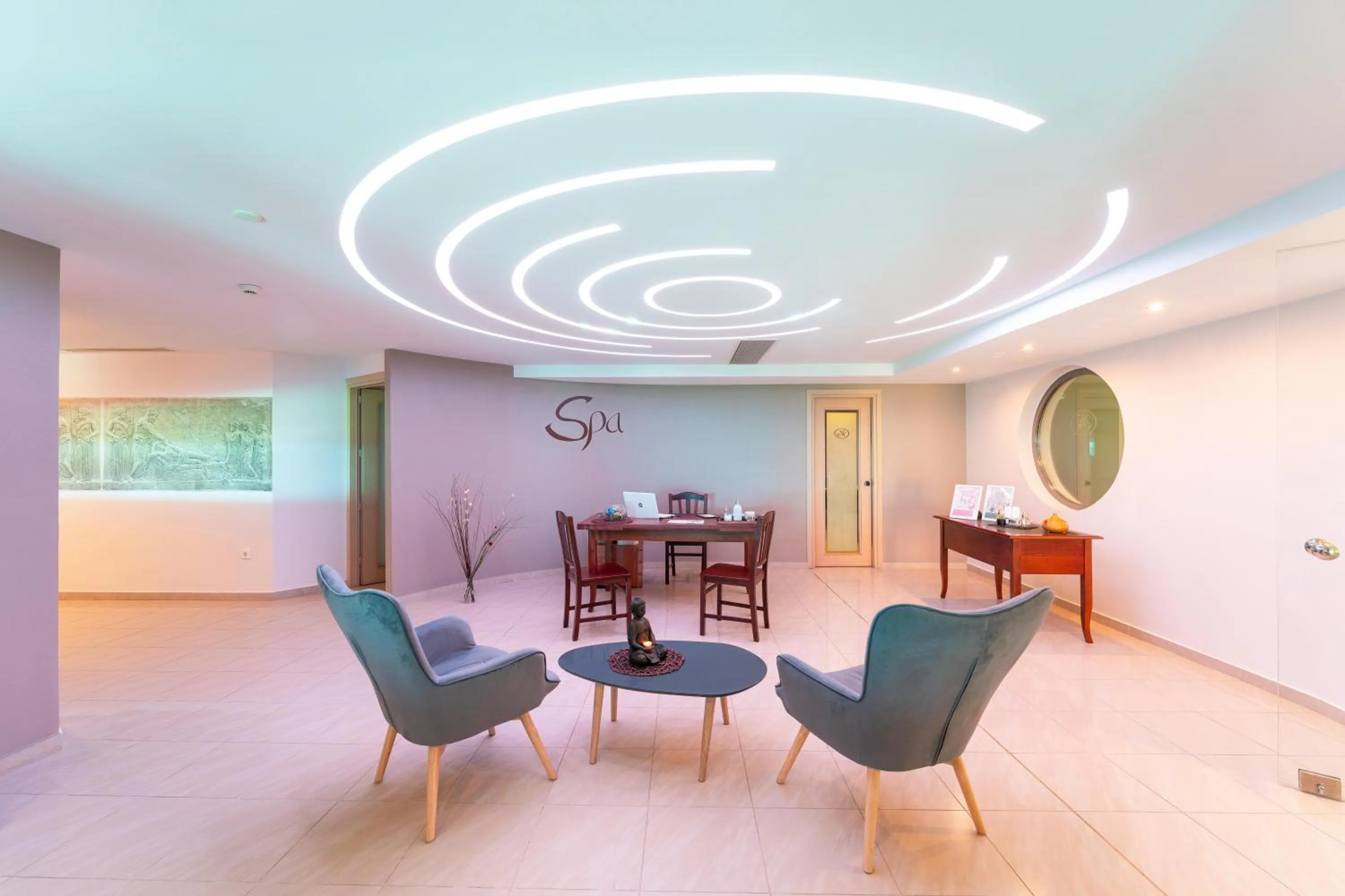 Lobby or reception in KRESTEN ROYAL Euphoria Resort