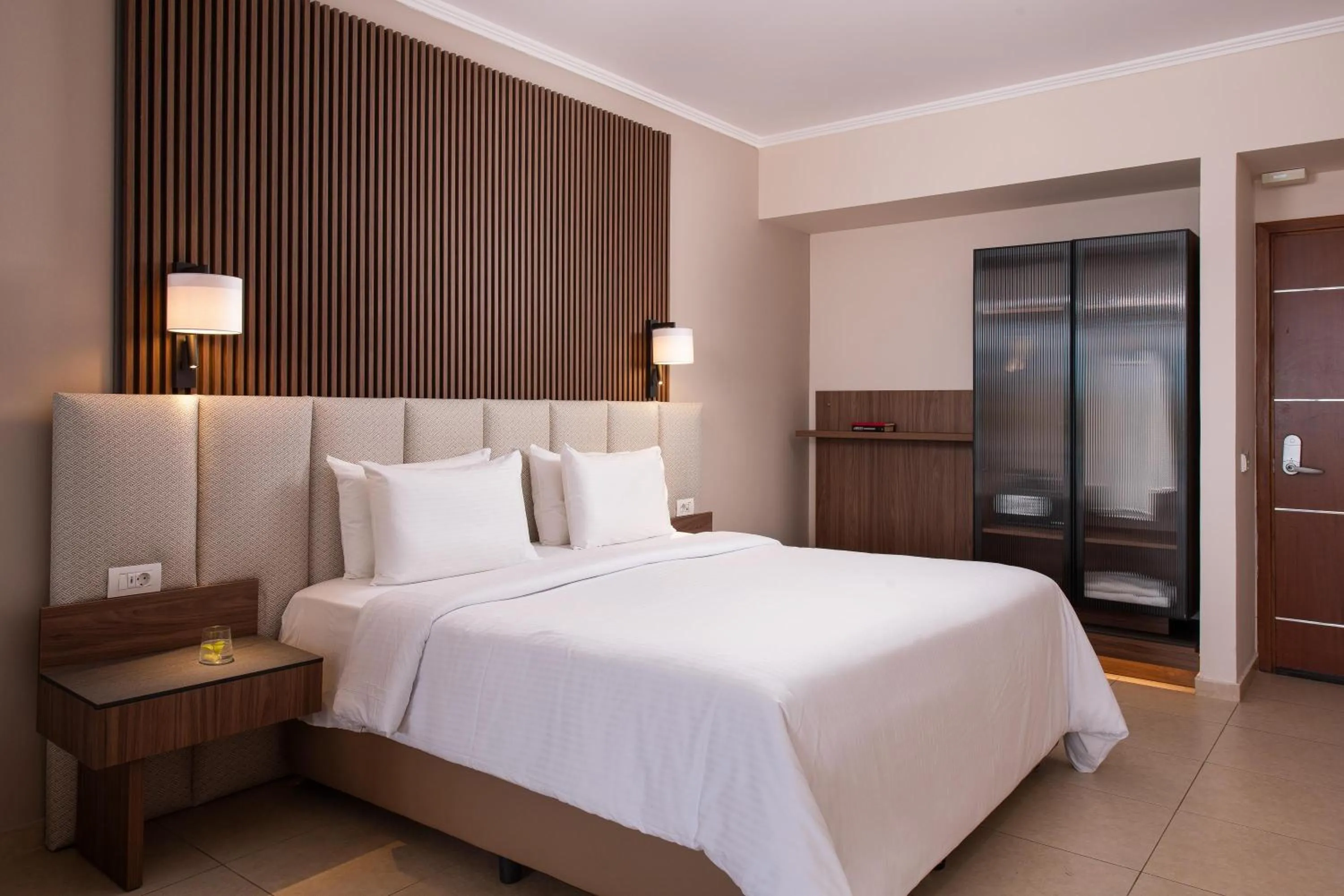 Photo of the whole room, Bed in KRESTEN ROYAL Euphoria Resort