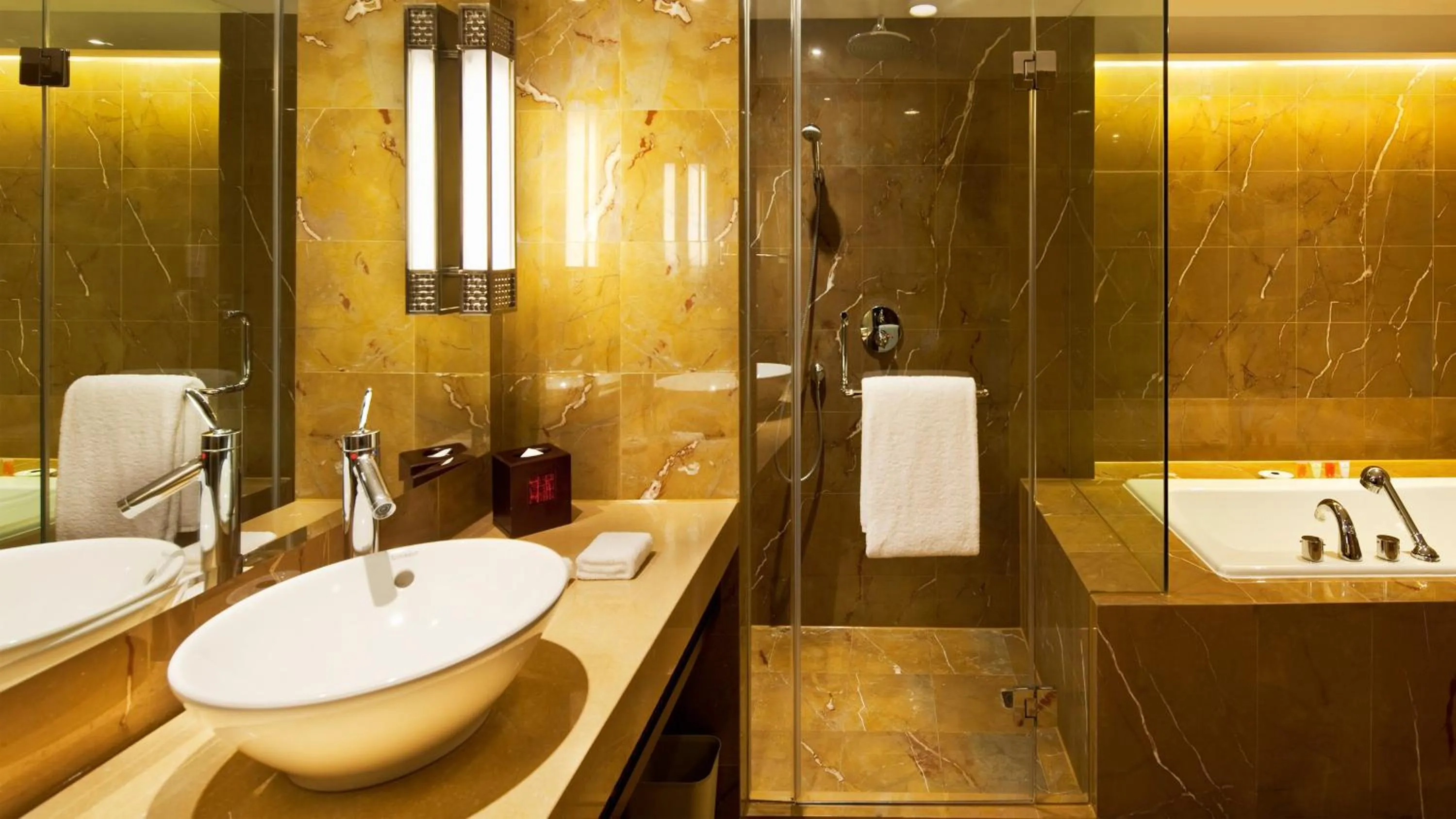 Bathroom in Crowne Plaza Shanghai Pudong