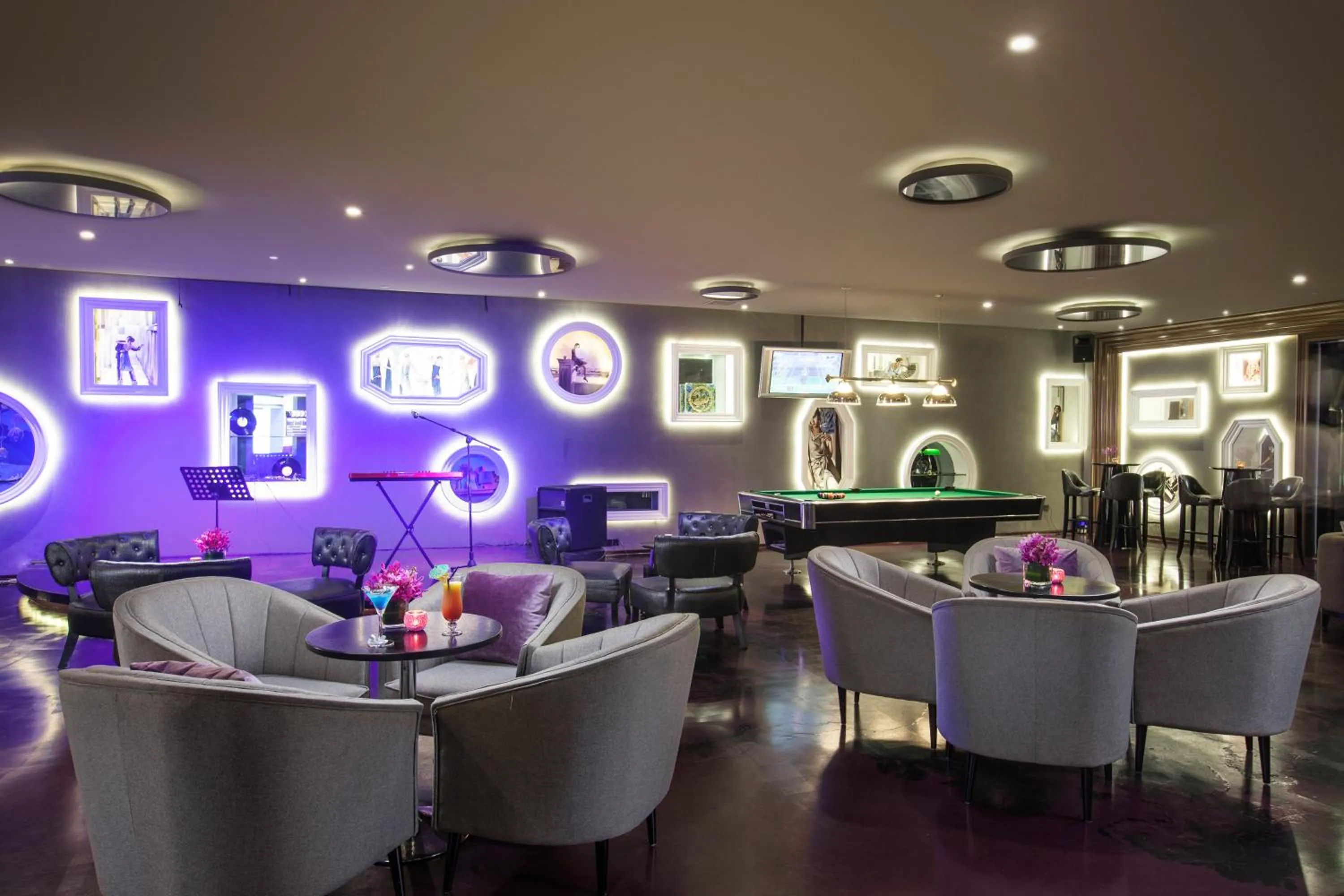 Lounge or bar, Lounge/Bar in Crowne Plaza Shanghai Pudong