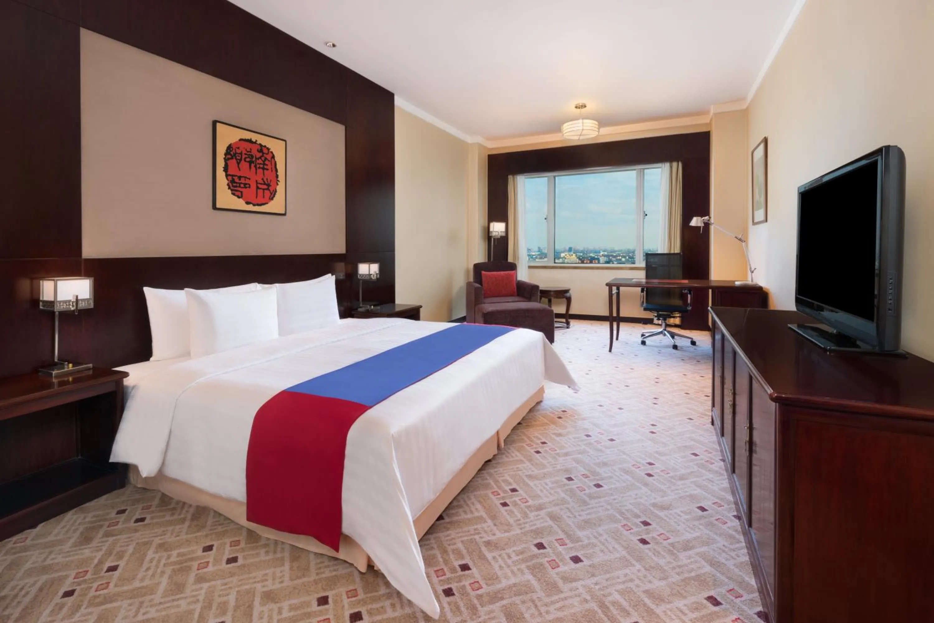 Photo of the whole room in Crowne Plaza Shanghai Pudong