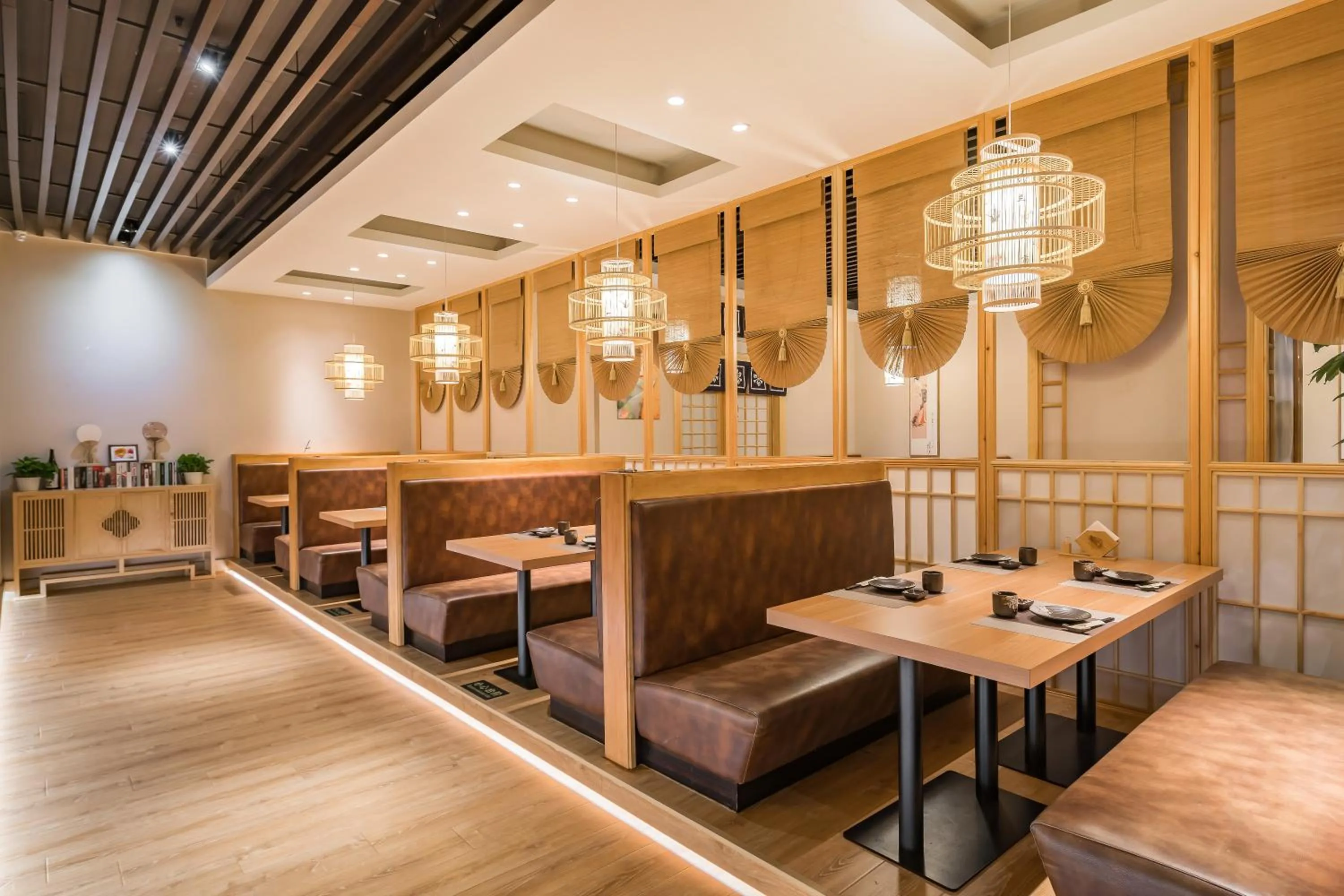 Restaurant/places to eat in Lake View Hotel