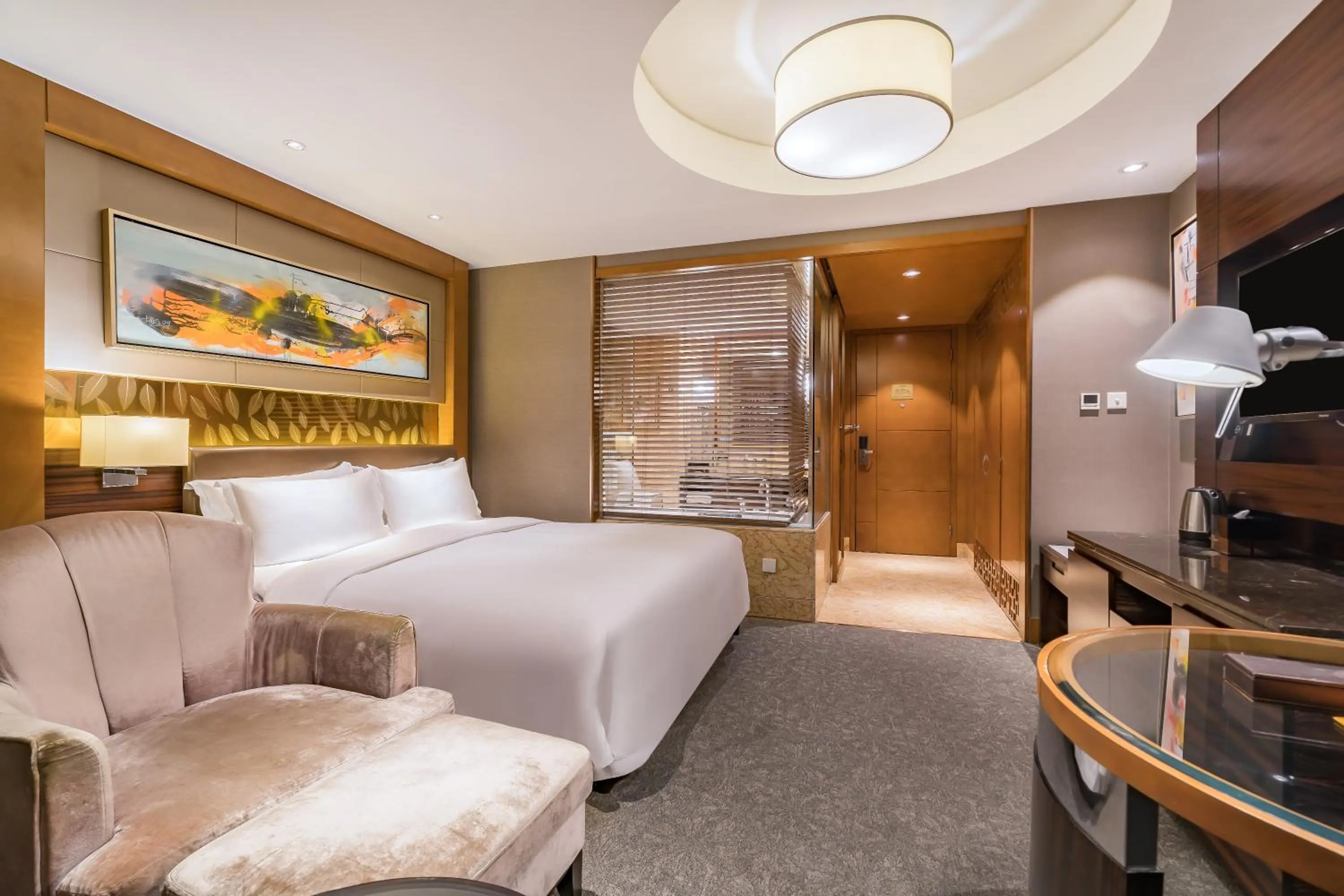 Bed in Lake View Hotel