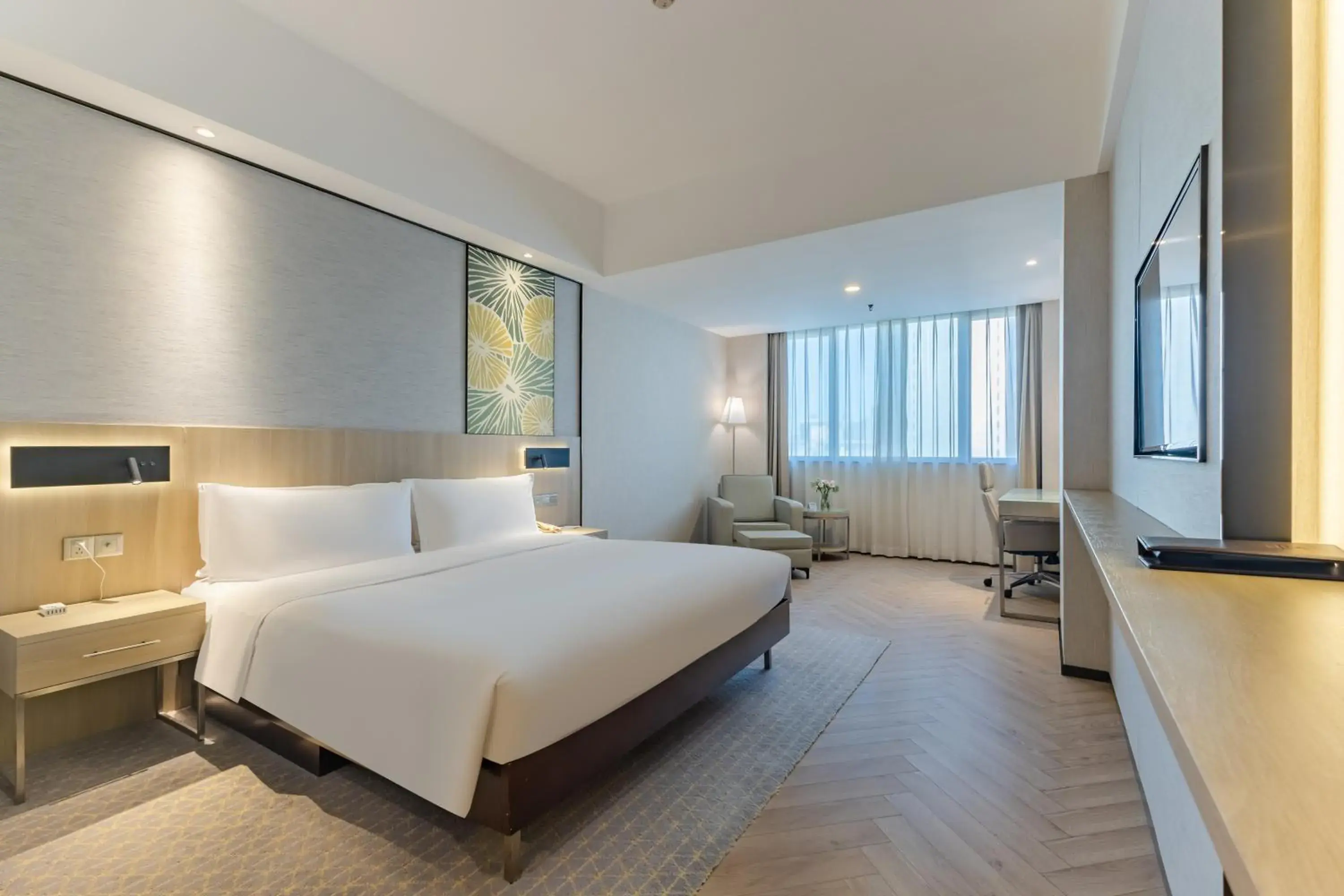 Premium King Room - Lounge Access in Holiday Inn Shanghai Vista by IHG - Easy access to travel spot city walk Premium King Room - Lounge Access in Holiday Inn Shanghai Vista by IHG - Easy access to travel spot city walk