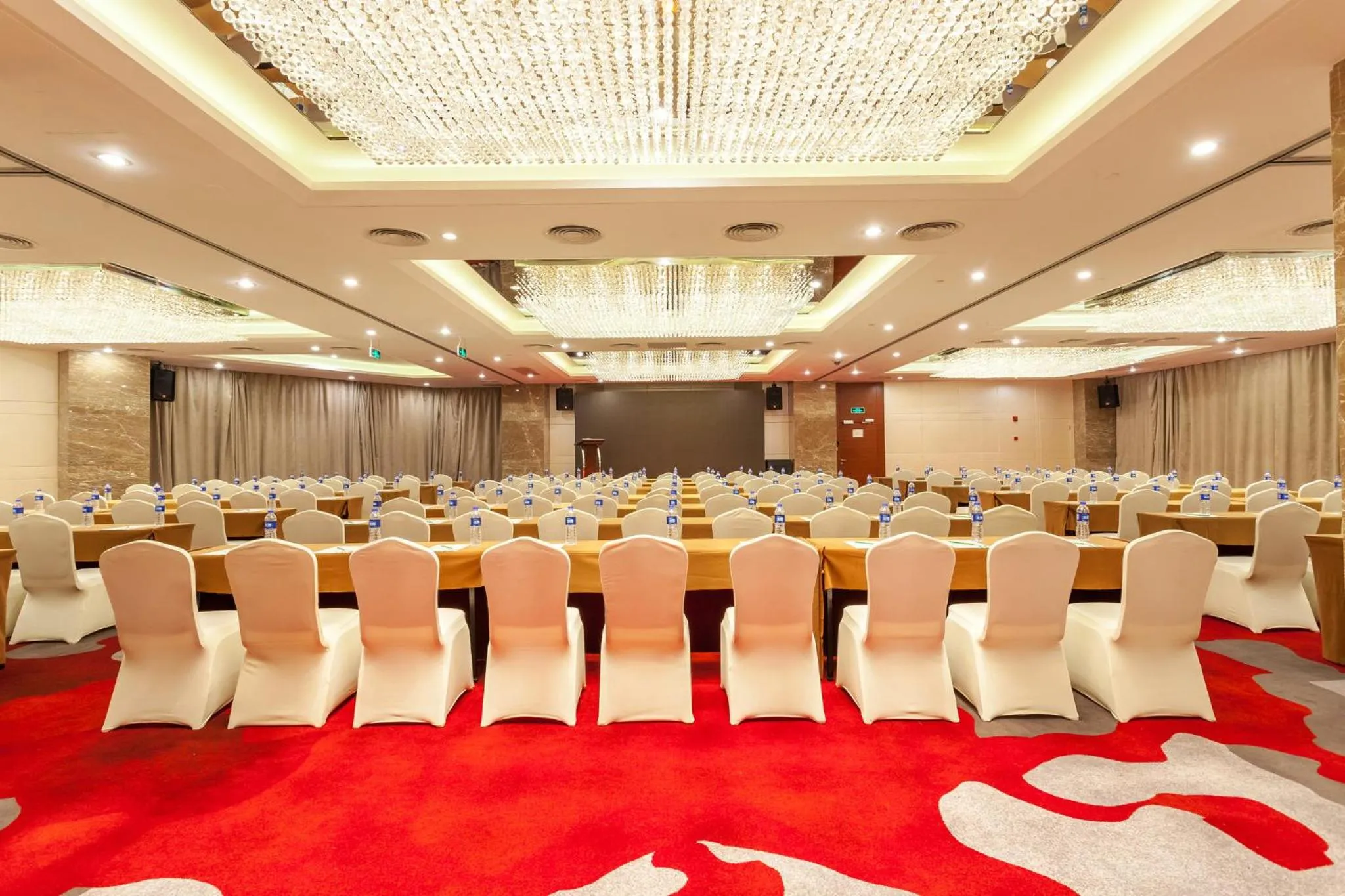Meeting/conference room in Holiday Inn Shanghai Vista Near Jing'an Temple