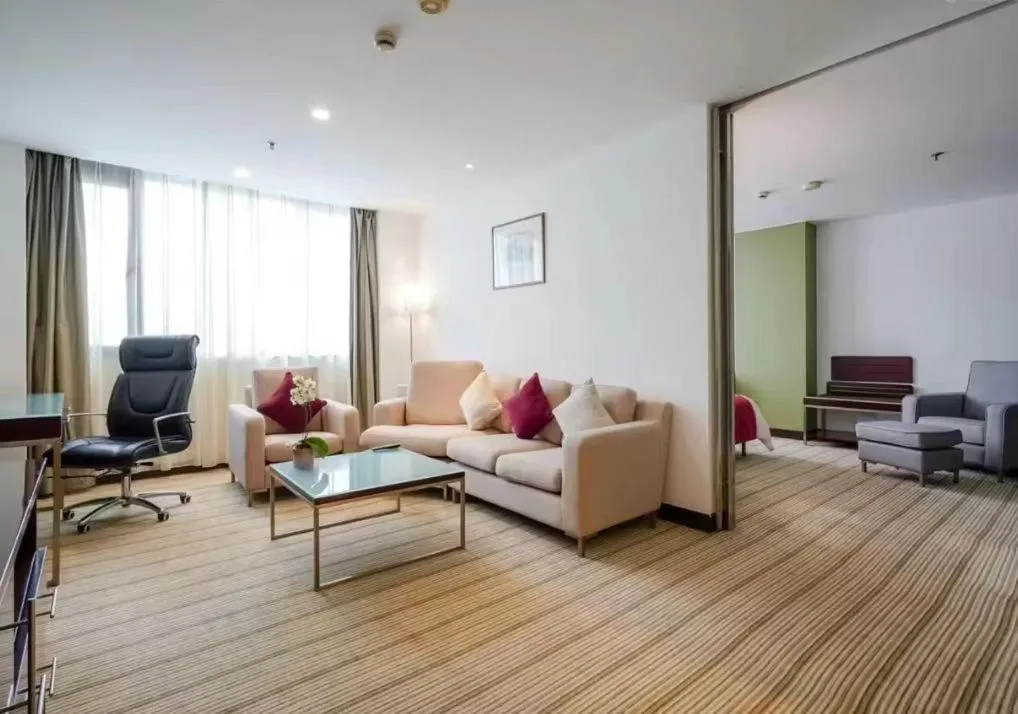 Photo of the whole room in Holiday Inn Shanghai Vista Near Jing'an Temple