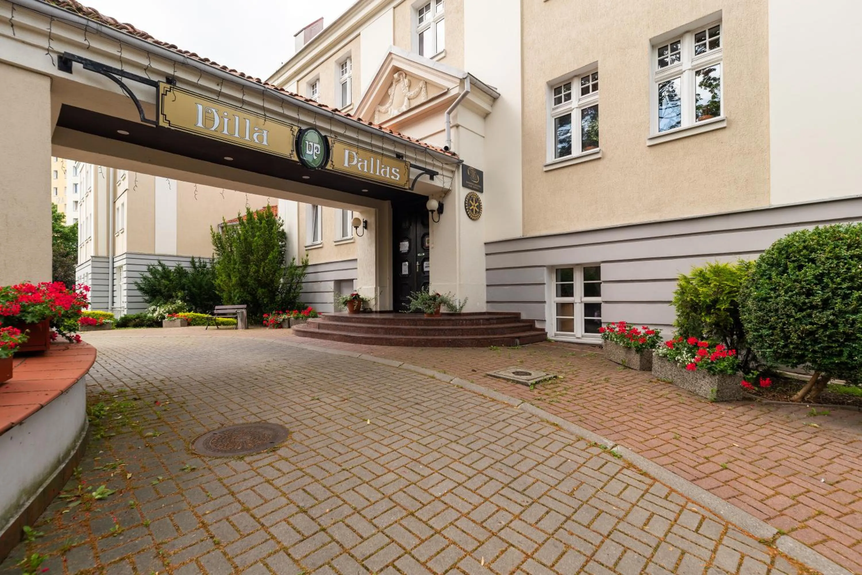 Facade/entrance in Villa Pallas