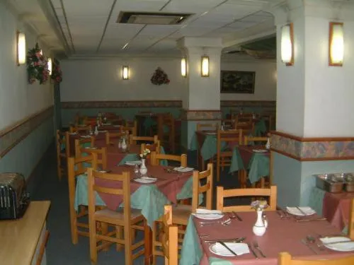 Restaurant/places to eat in Relax Inn Hotel