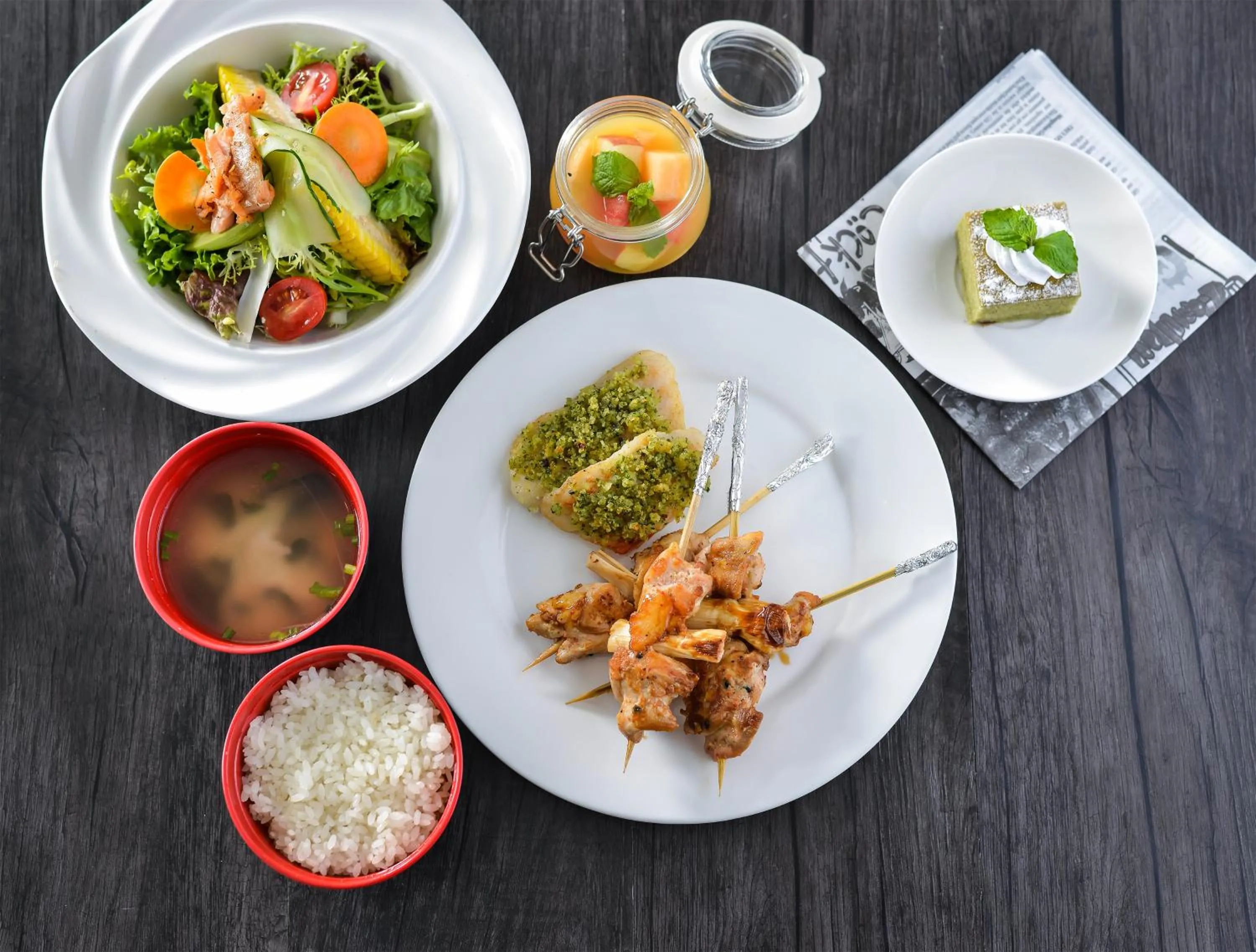 Restaurant/places to eat in Holiday Inn Shanghai Pudong by IHG