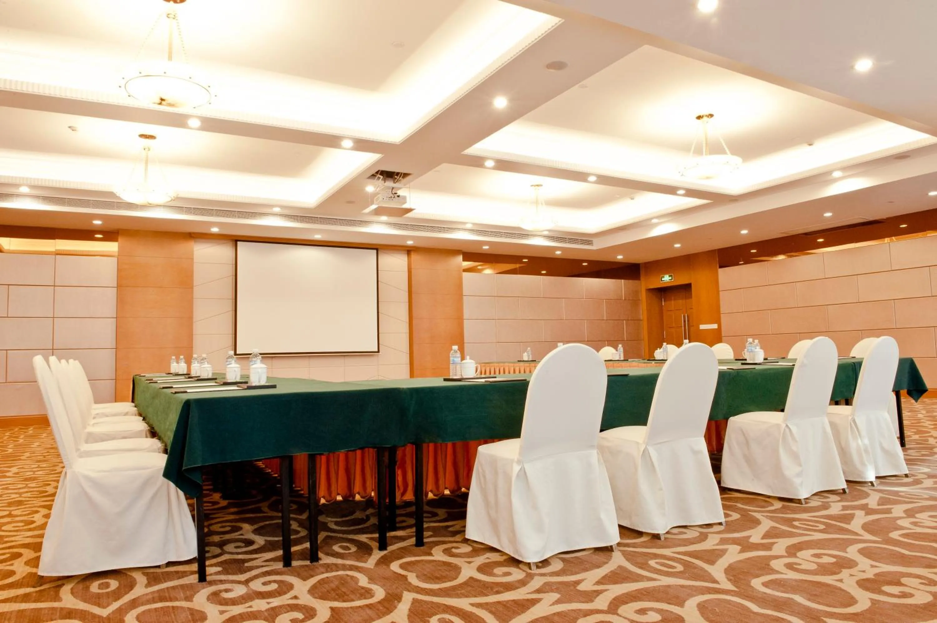 Meeting/conference room in Holiday Inn Shanghai Pudong by IHG