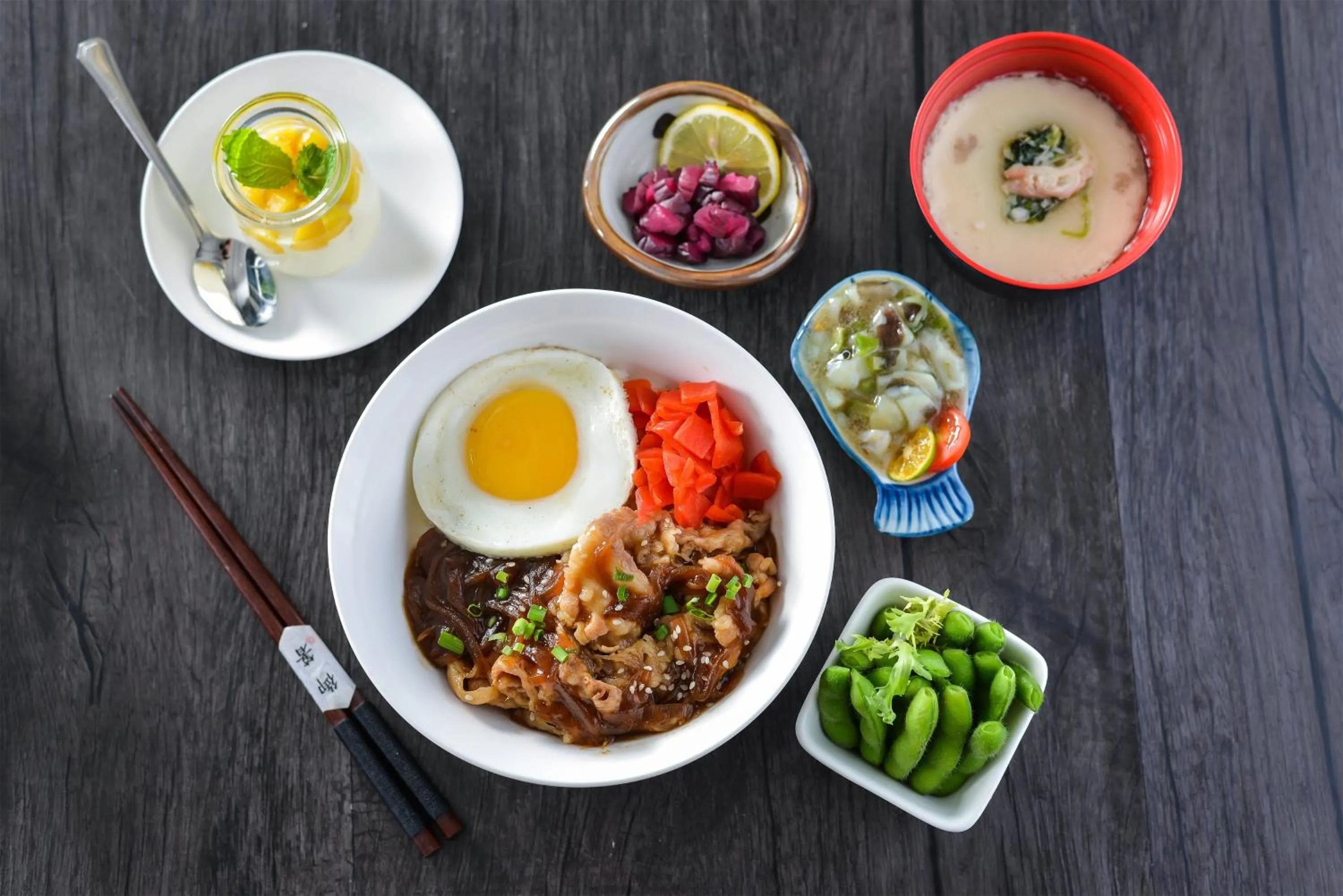 Restaurant/places to eat in Holiday Inn Shanghai Pudong by IHG