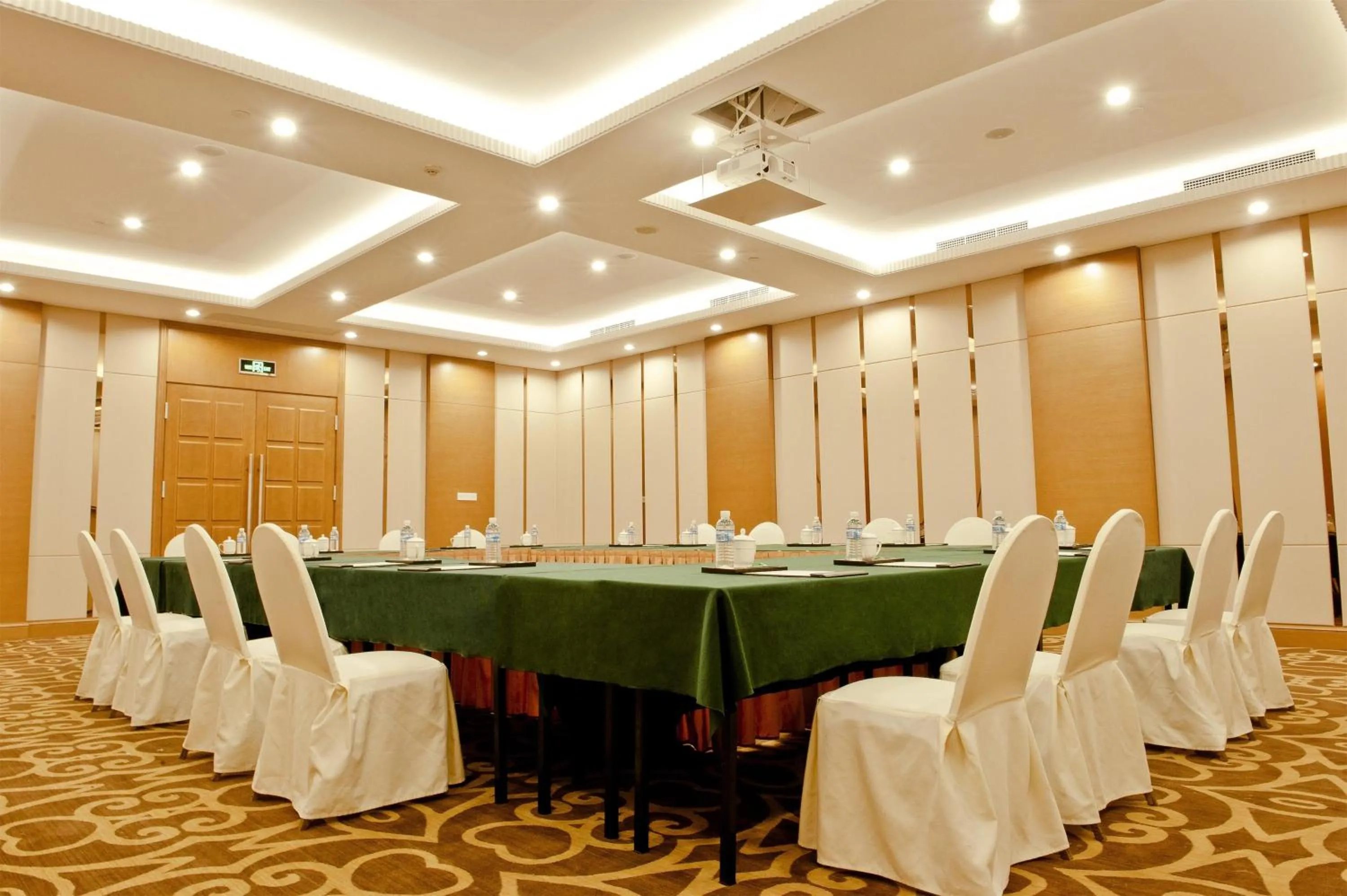 Meeting/conference room in Holiday Inn Shanghai Pudong by IHG