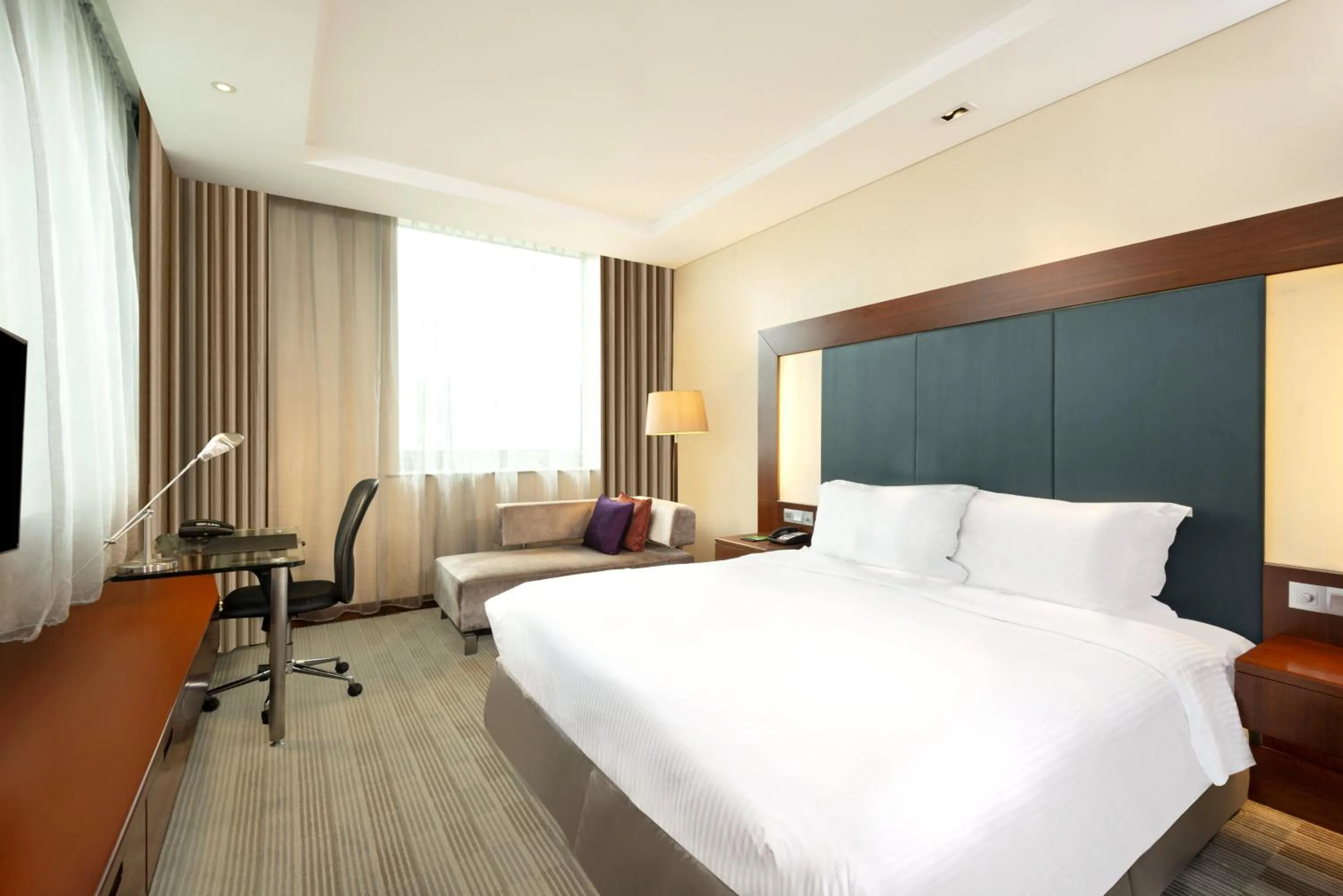 Bedroom, Bed in Holiday Inn Shanghai Pudong by IHG