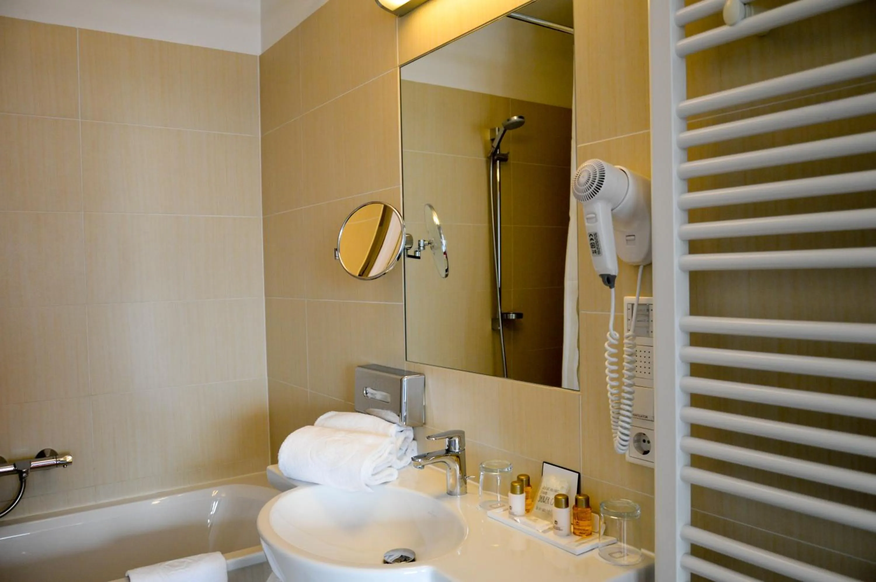 Bathroom in Hotel Römerhof