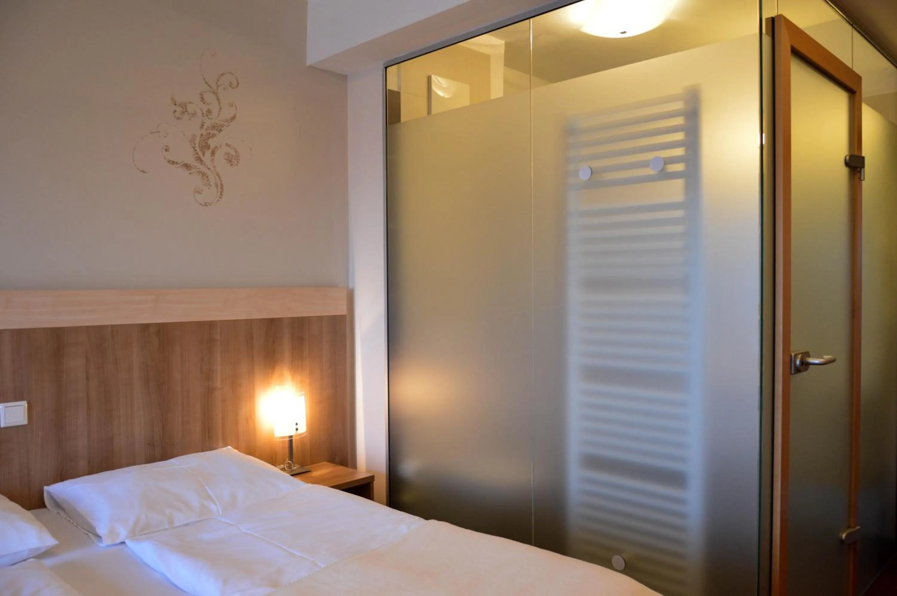 Bedroom, Bed in Hotel Römerhof