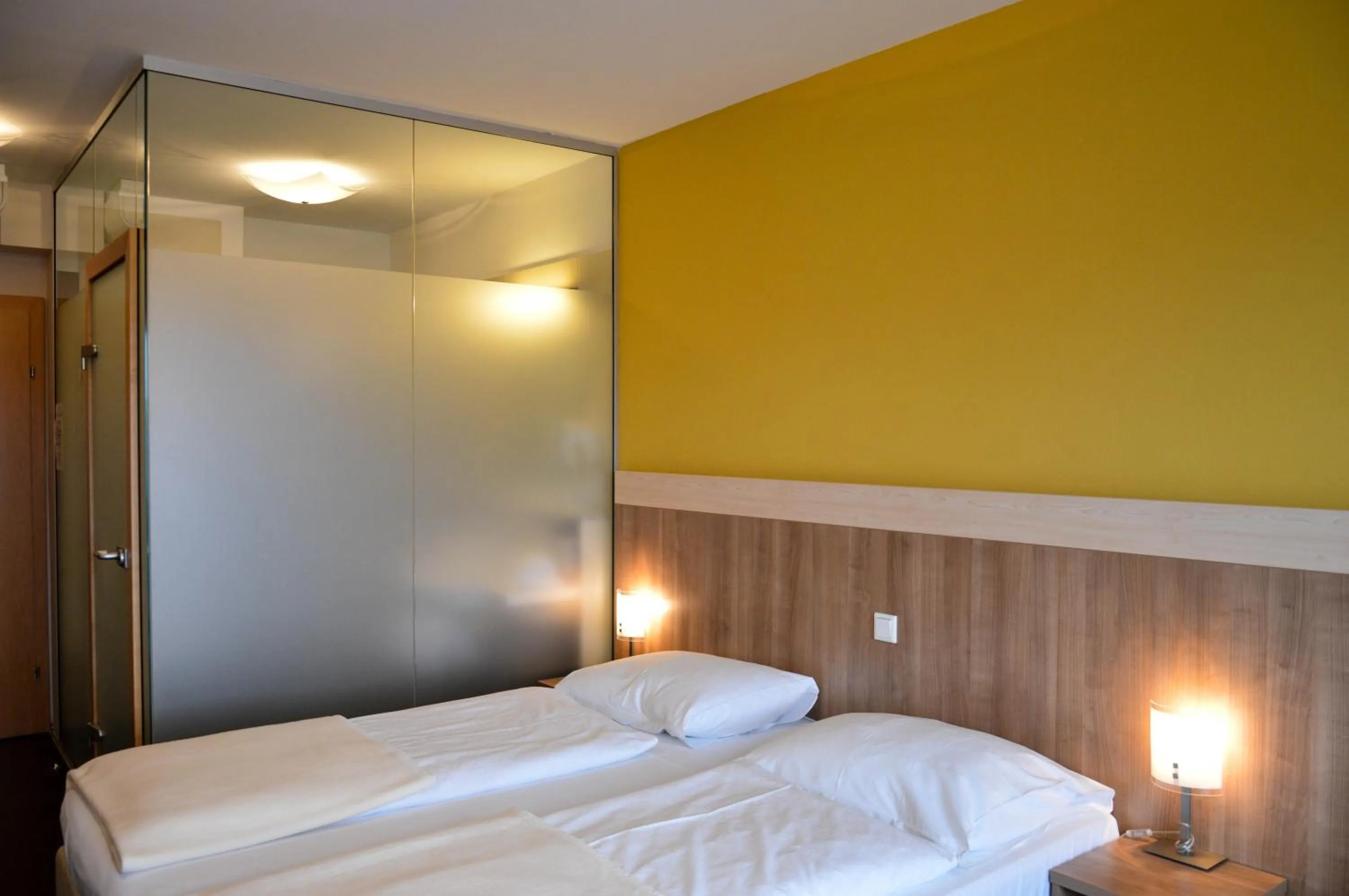 Photo of the whole room, Bed in Hotel Römerhof