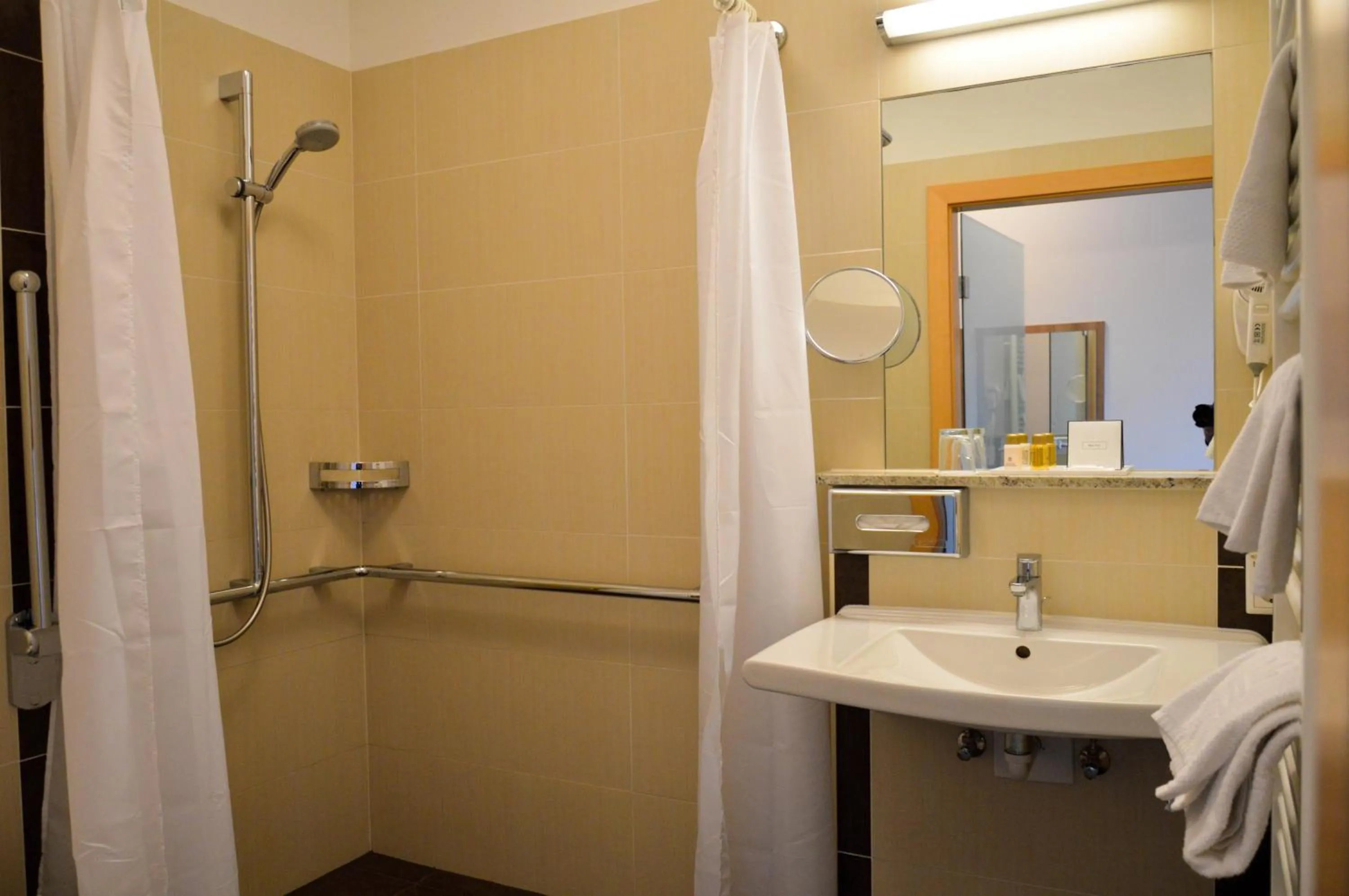 Bathroom in Hotel Römerhof