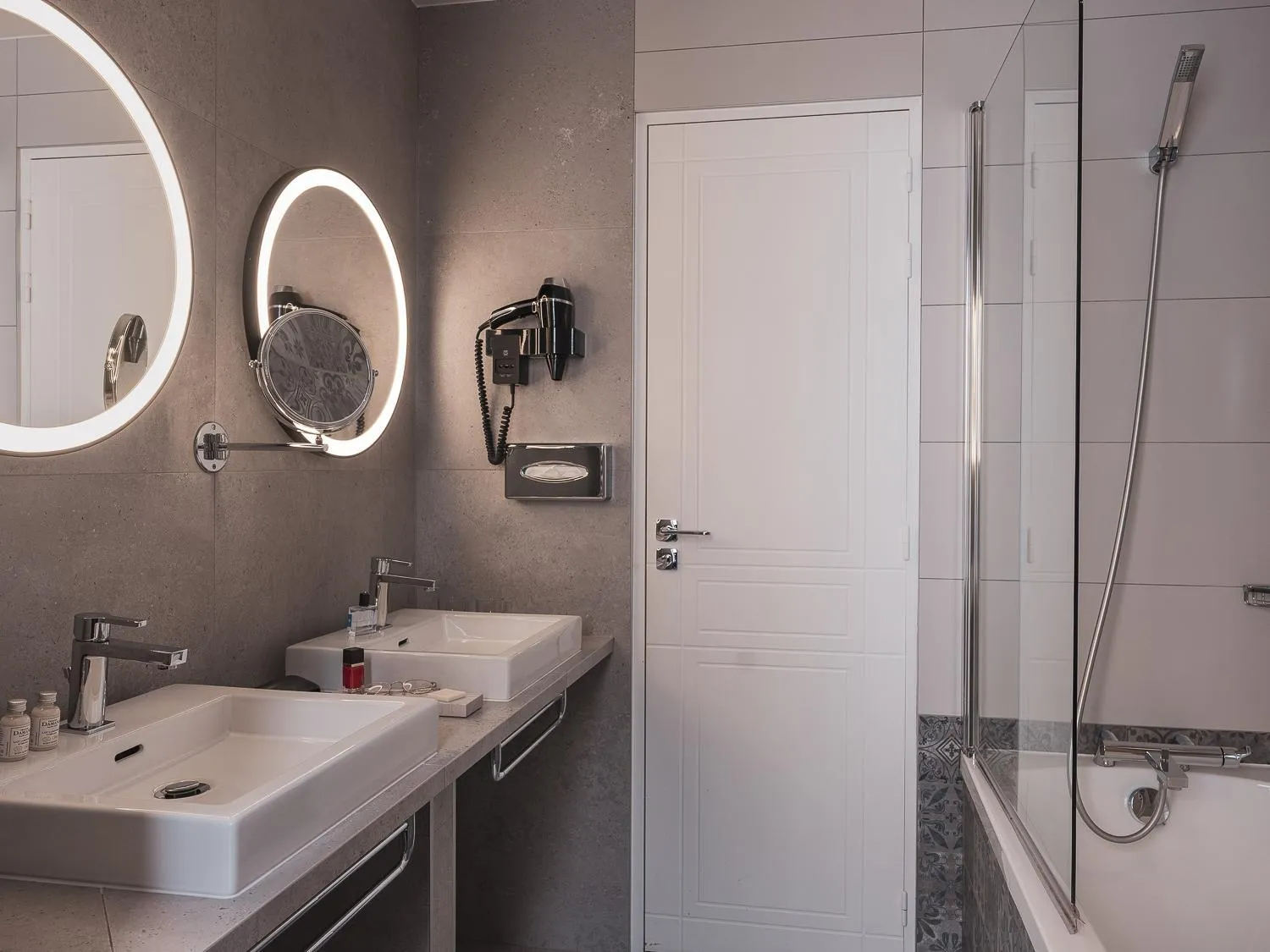 Bathroom in Hôtel Piapia