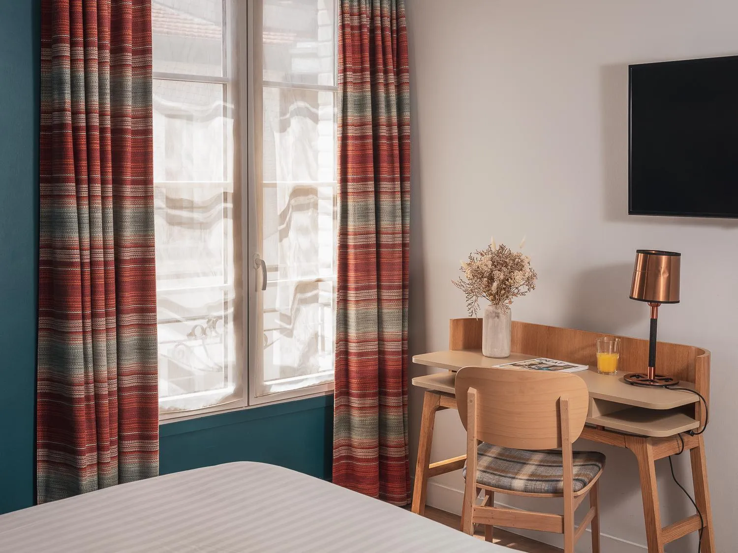 Bedroom, Bed in Hôtel Piapia