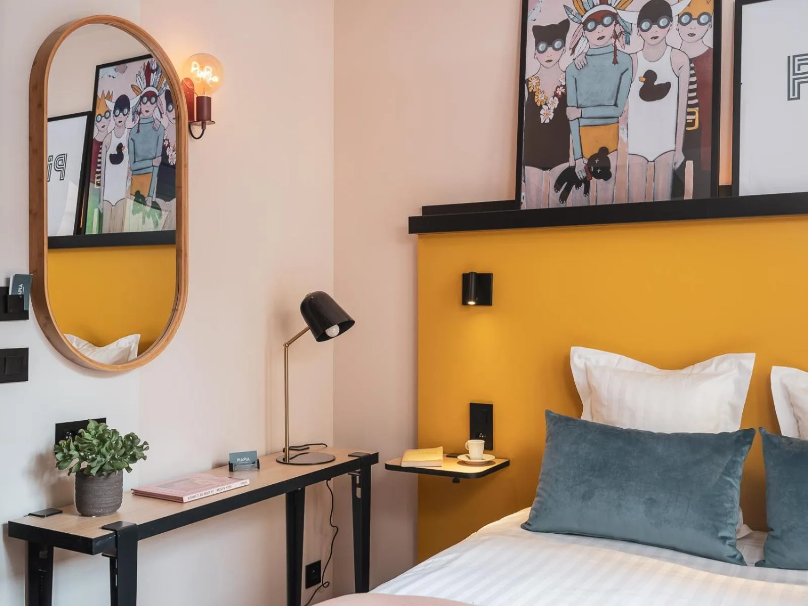 Bedroom, Bed in Hôtel Piapia