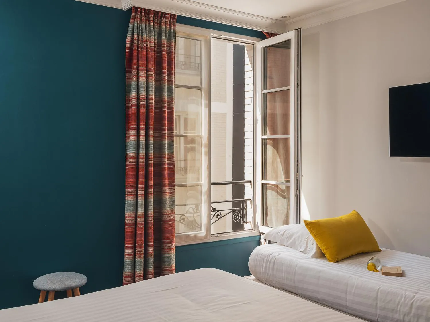 Bedroom, Bed in Hôtel Piapia