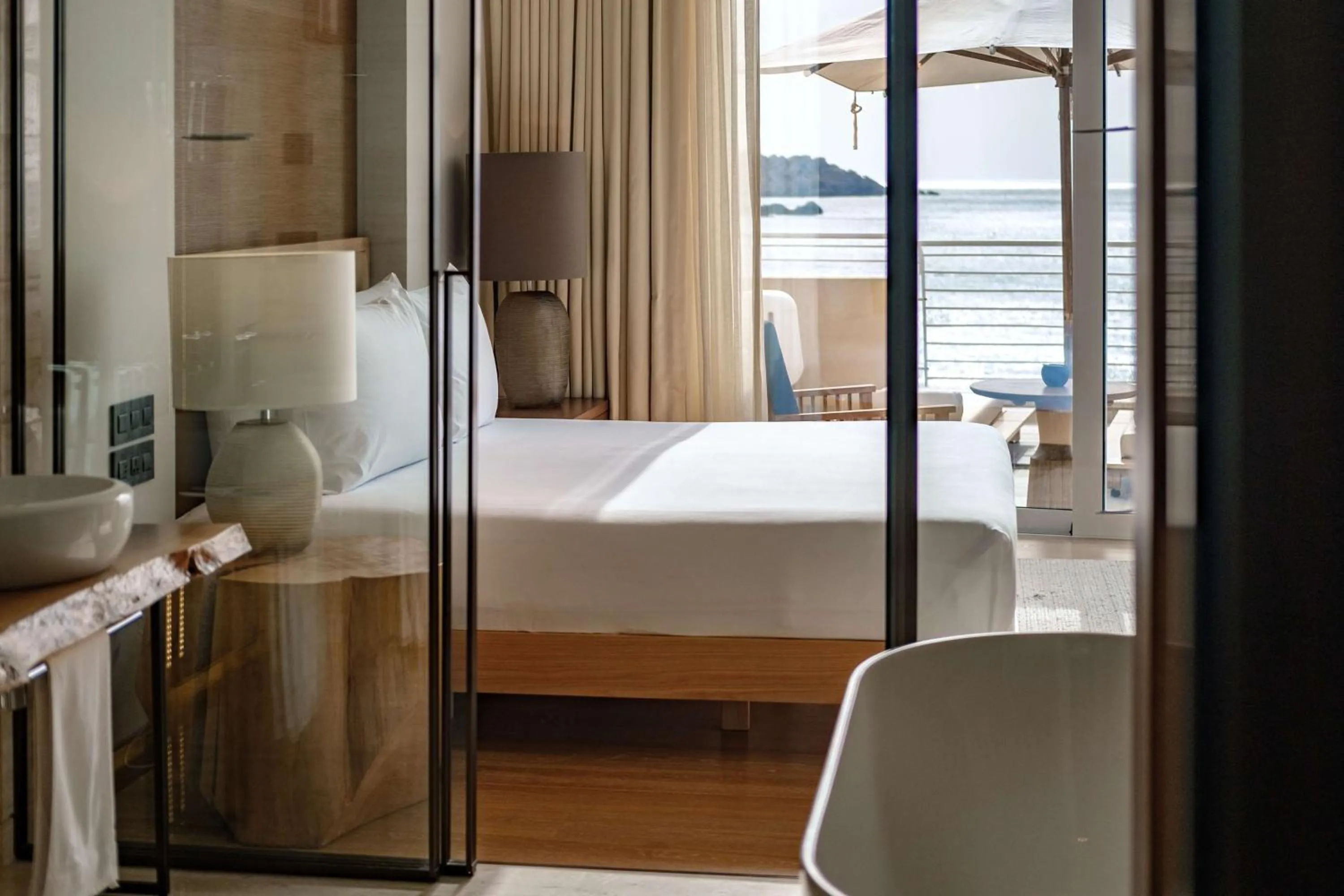 Bedroom, Bed in Radisson Blu Resort & Spa, Malta Golden Sands