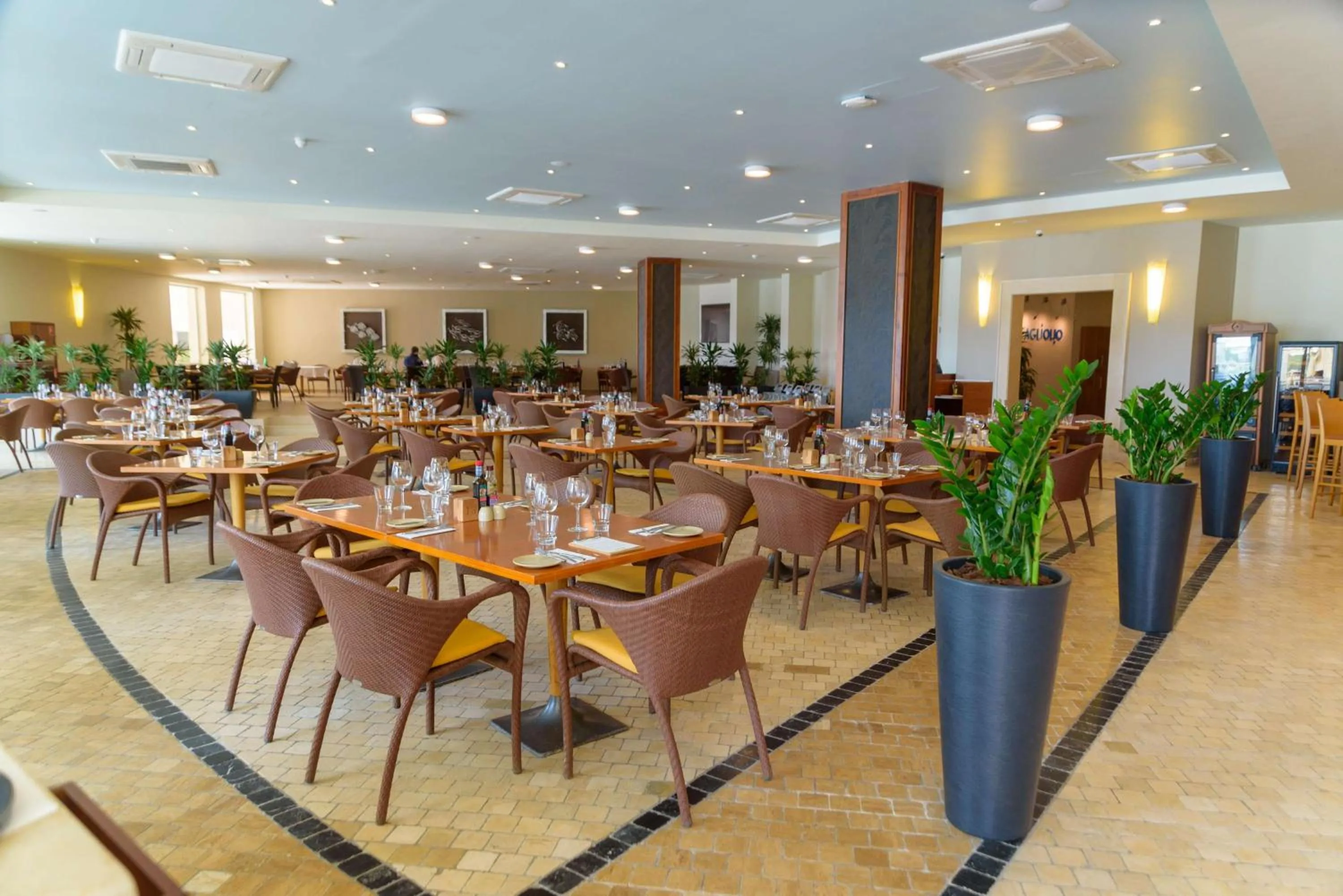 Restaurant/places to eat in Radisson Blu Resort & Spa, Malta Golden Sands