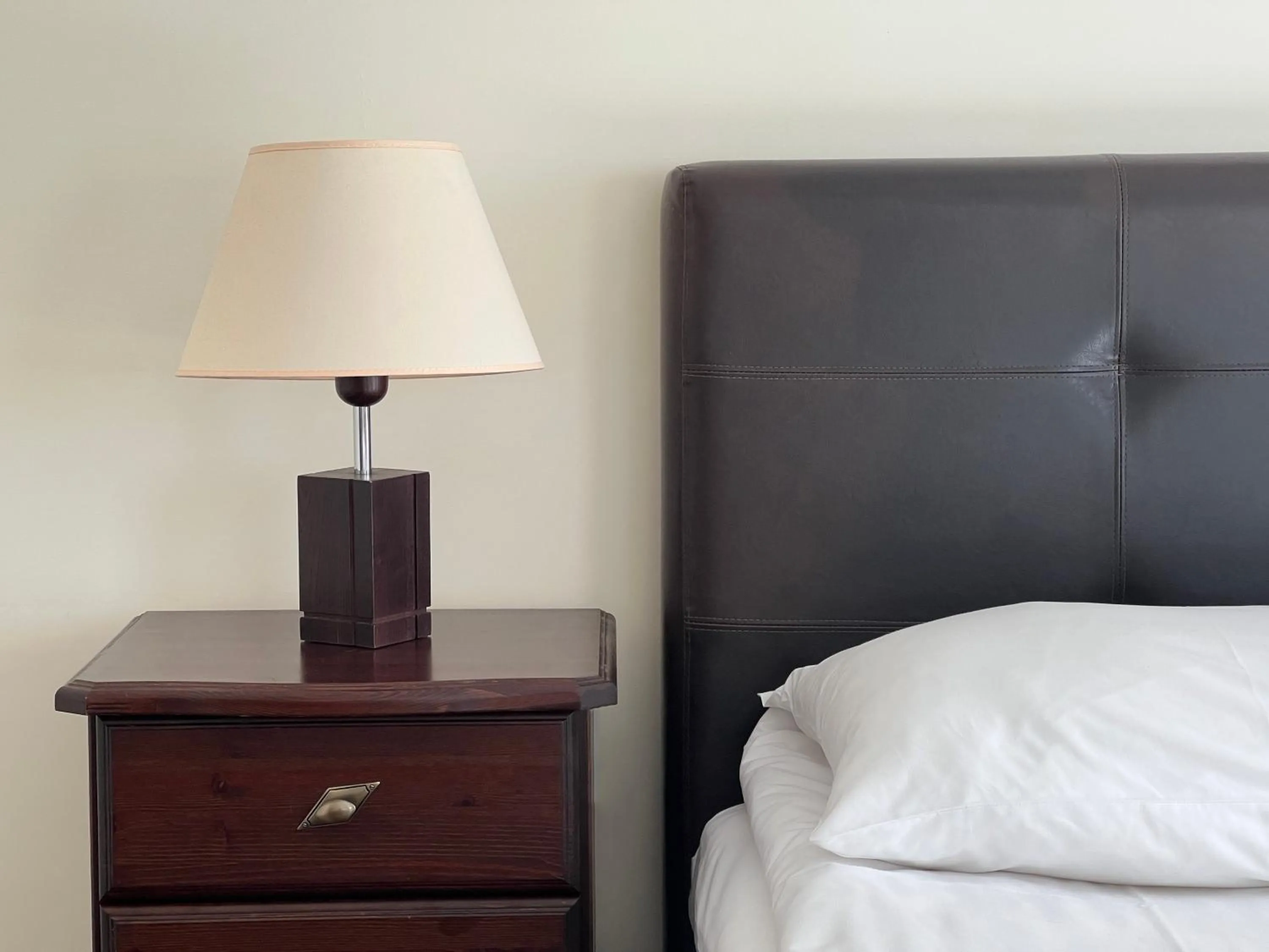 Shower, Bed in Dorell