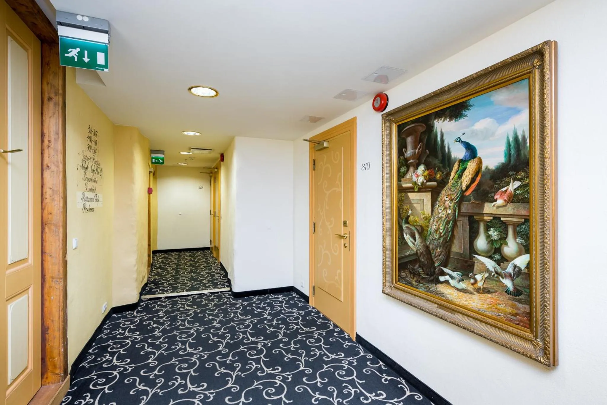 Property building in Meriton Old Town Garden Hotel