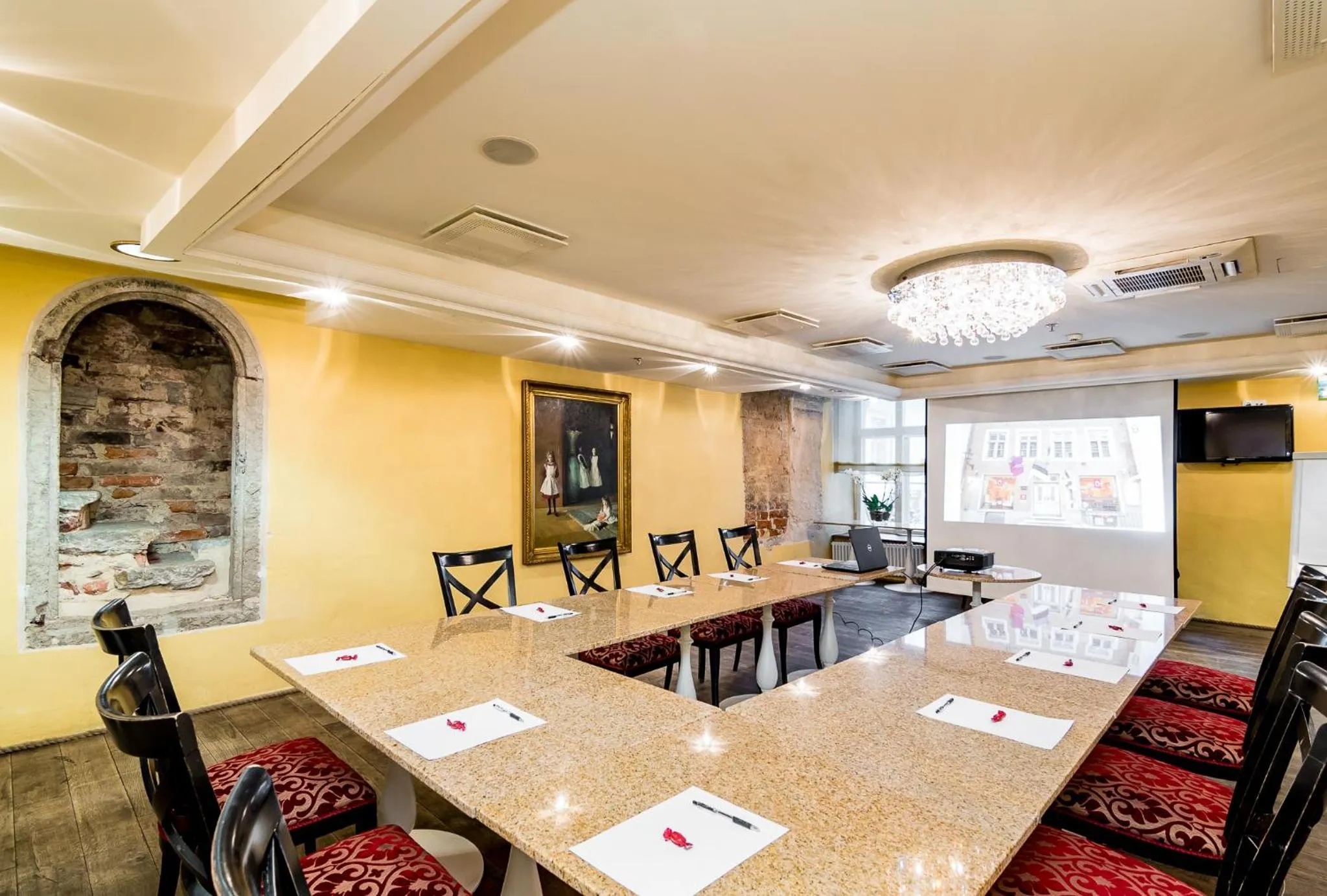 Meeting/conference room in Meriton Old Town Garden Hotel