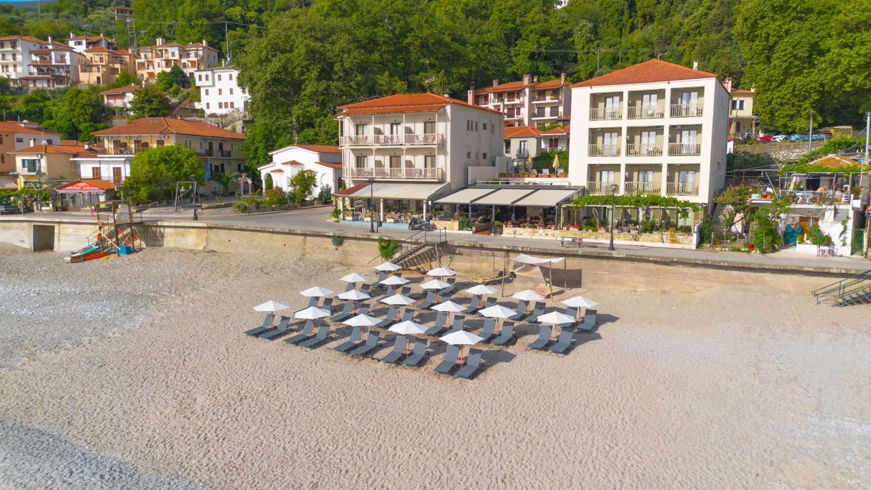 Beach in Kenta Beach Hotel