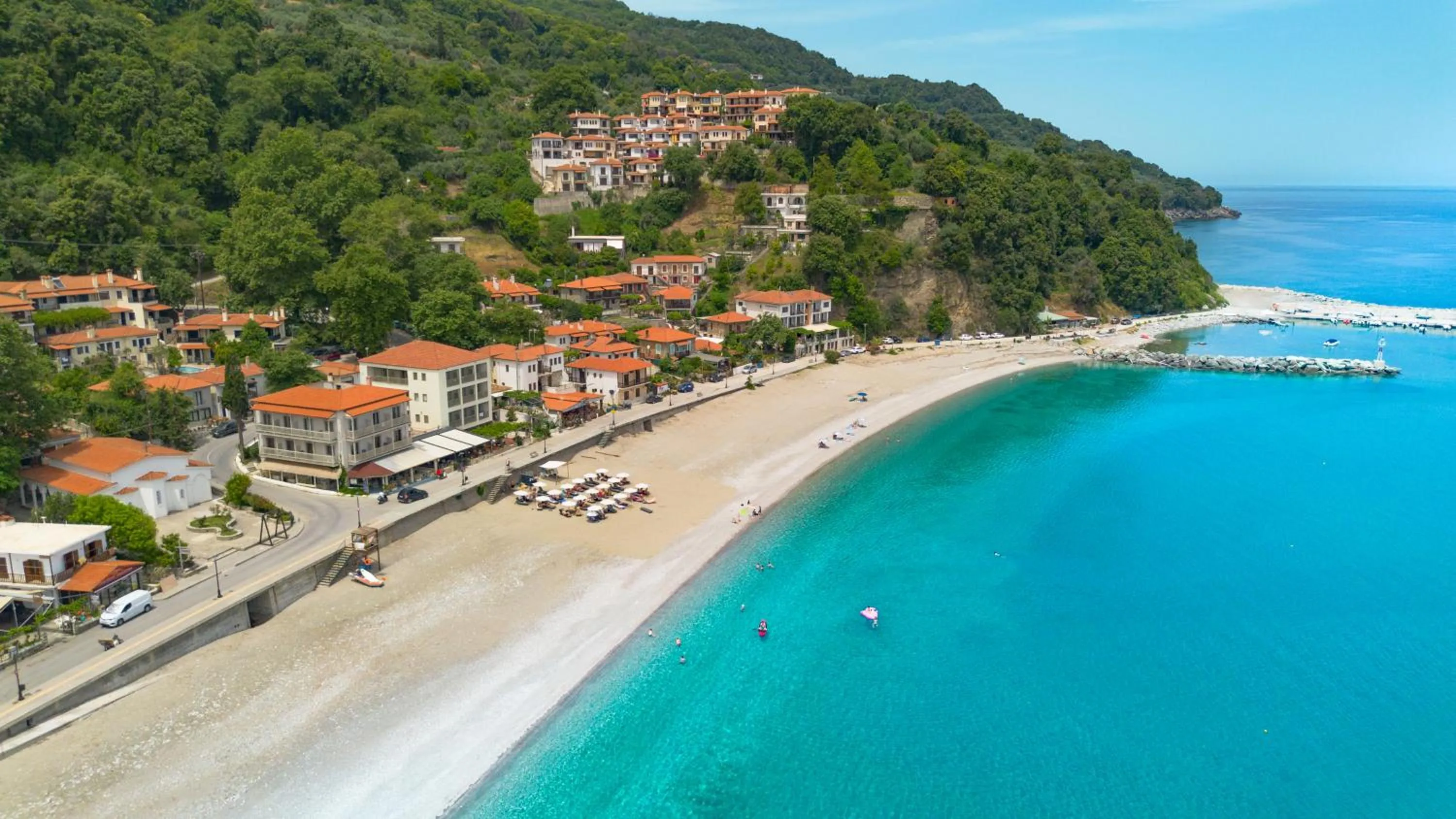 Area and facilities in Kenta Beach Hotel